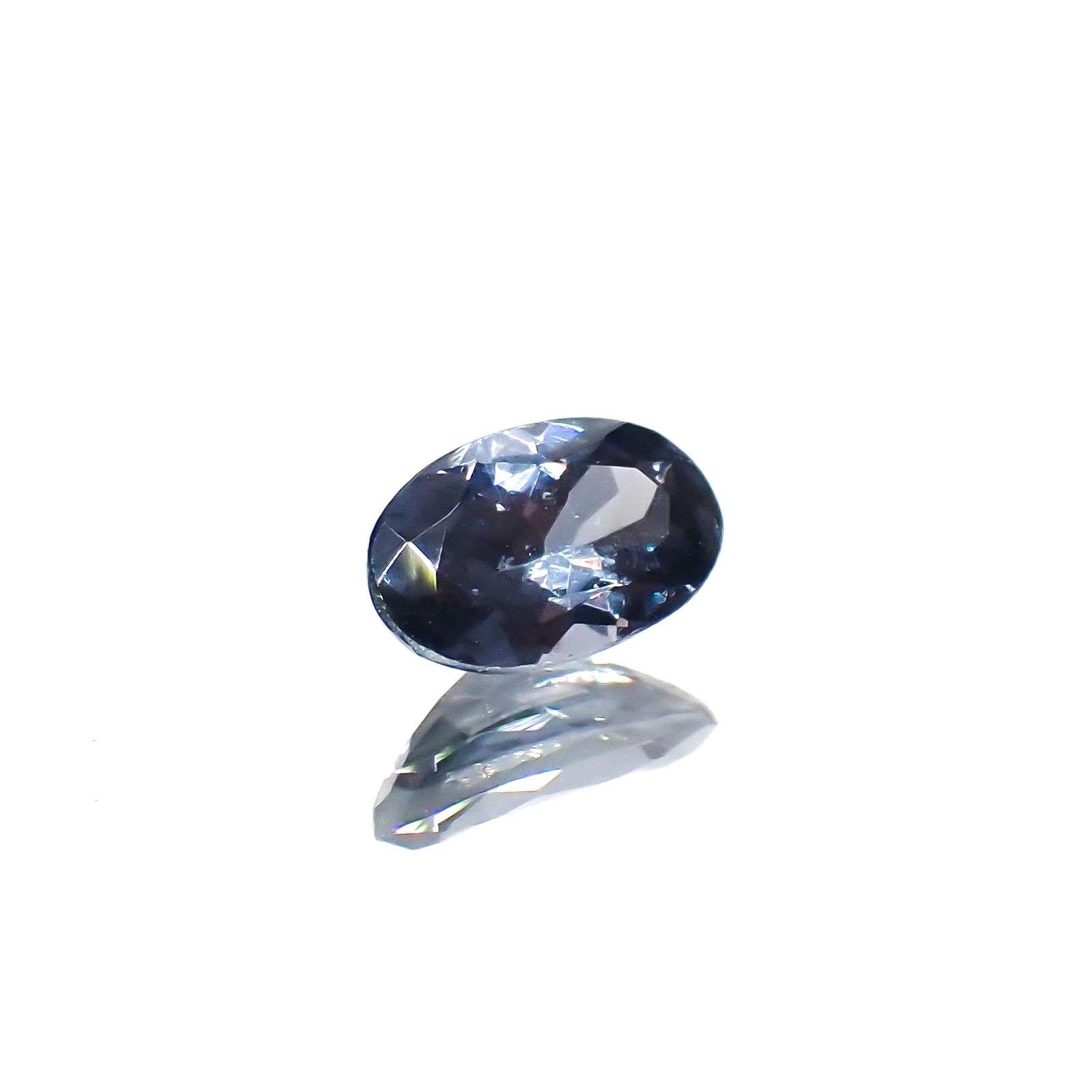 ベキリーブルーガーネット（カラーチェンジガーネット アレキタイプ） マダガスカル・ベキリー産 0.30ct[230923545]5.1x3.1mm前後