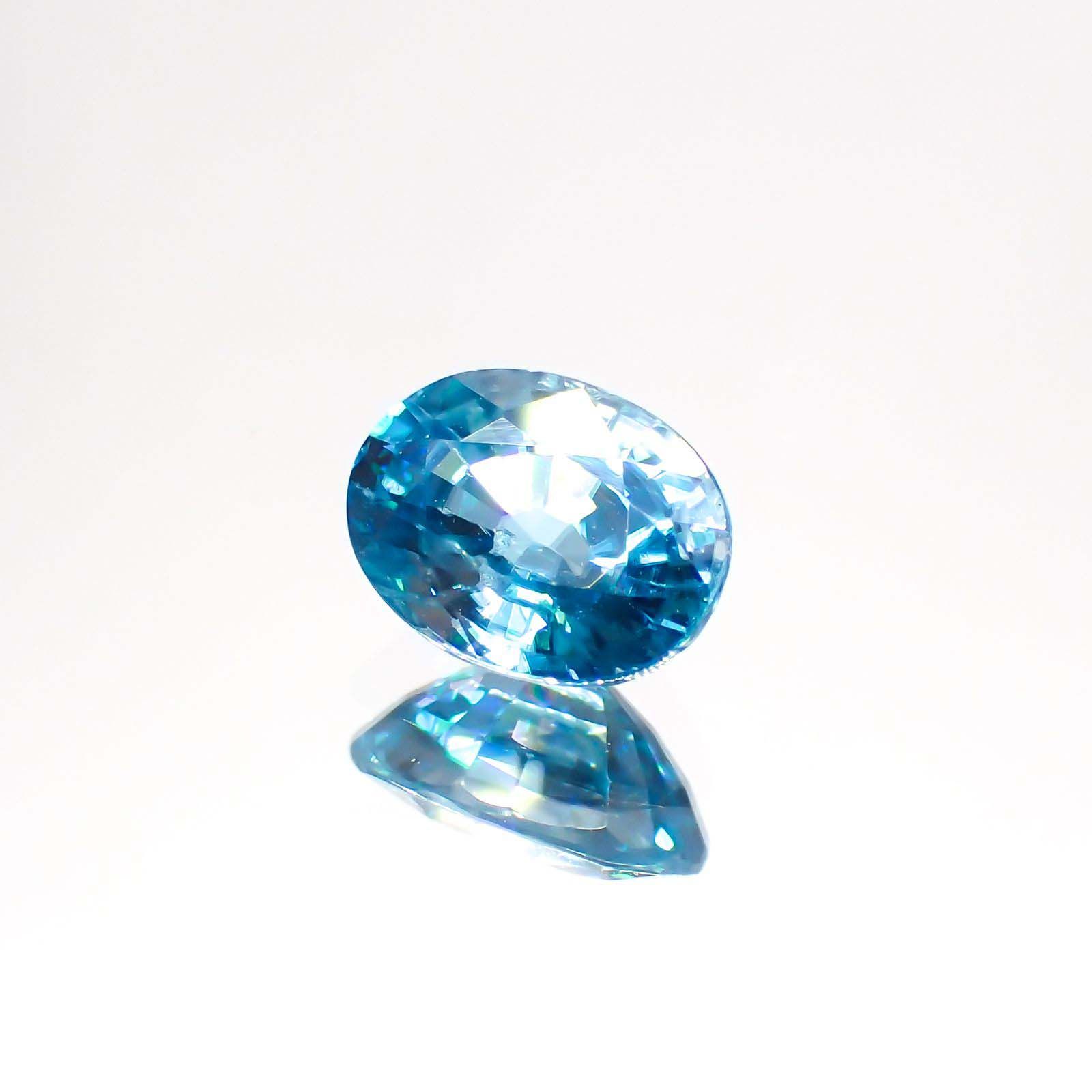 ブルージルコン(宝石名ジルコン)カンボジア産 1.82ct 識別済[220113992]7.7x5.9mm前後