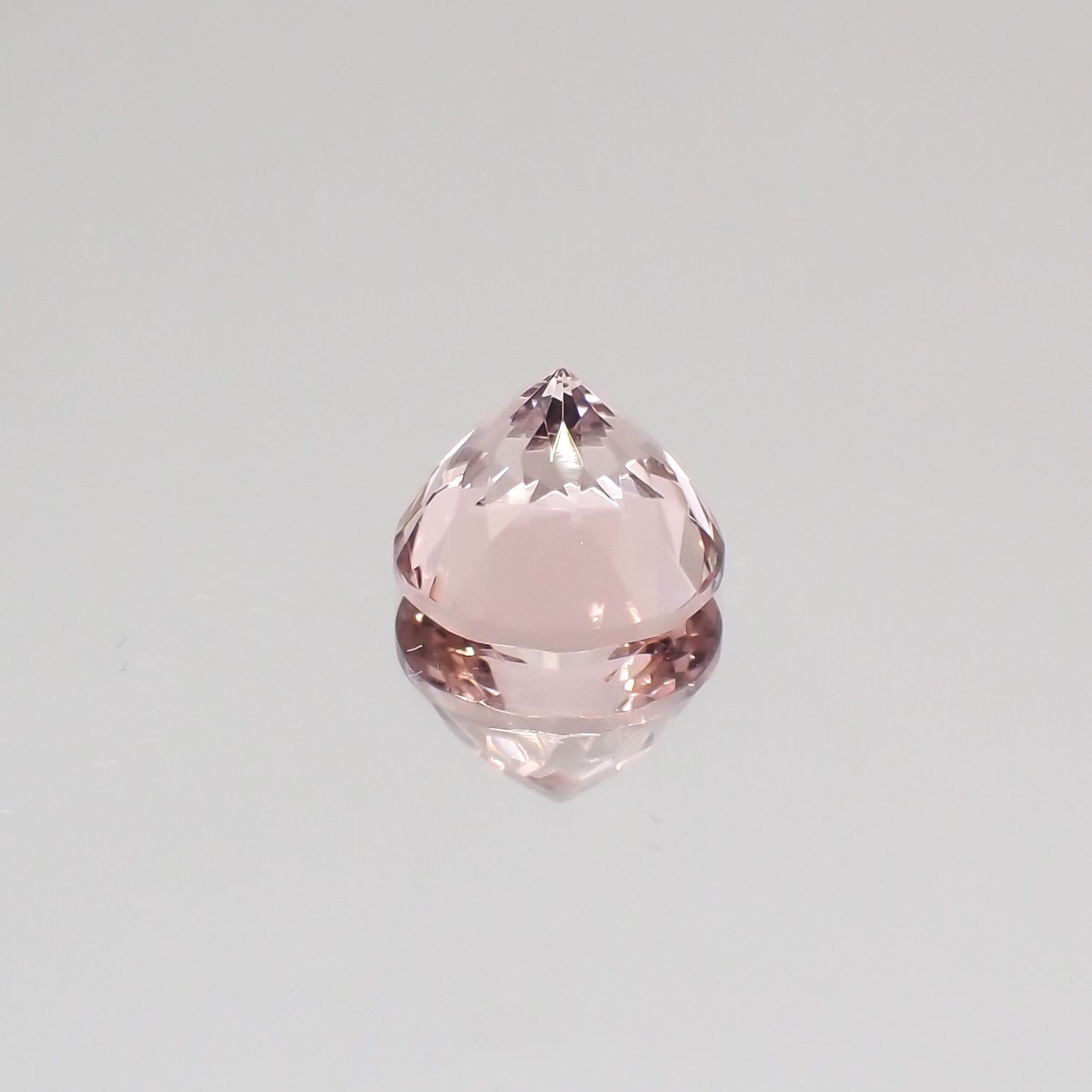 モルガナイト(宝石名モルガナイト) ナイジェリア産 2.055ct ソ付(日独)[210510838]8.2×8.1mm前後