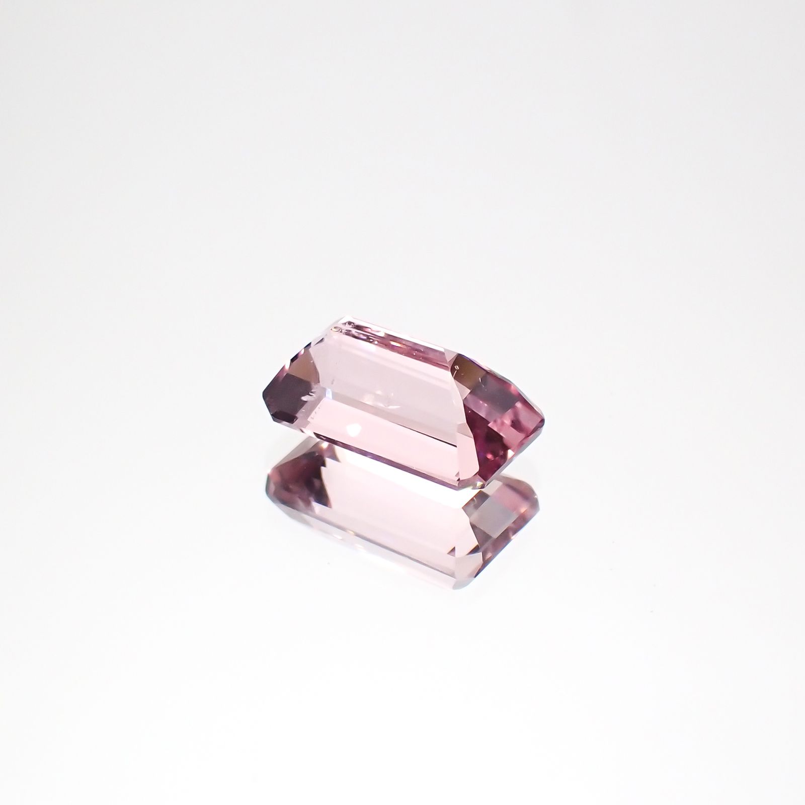 モルガナイト(宝石名モルガナイト)ナイジェリア産 1.41ct 識別済[231124113]8.6x5.1mm前後