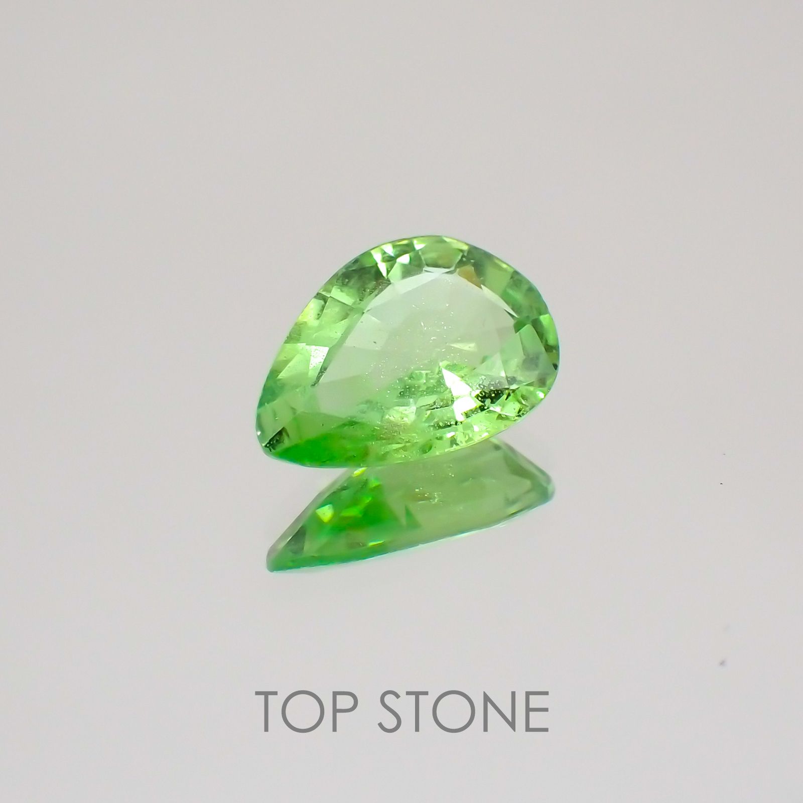 ミントガーネット タンザニア産 ルース 1.39ct[21019211]9.4×6.7mm前後