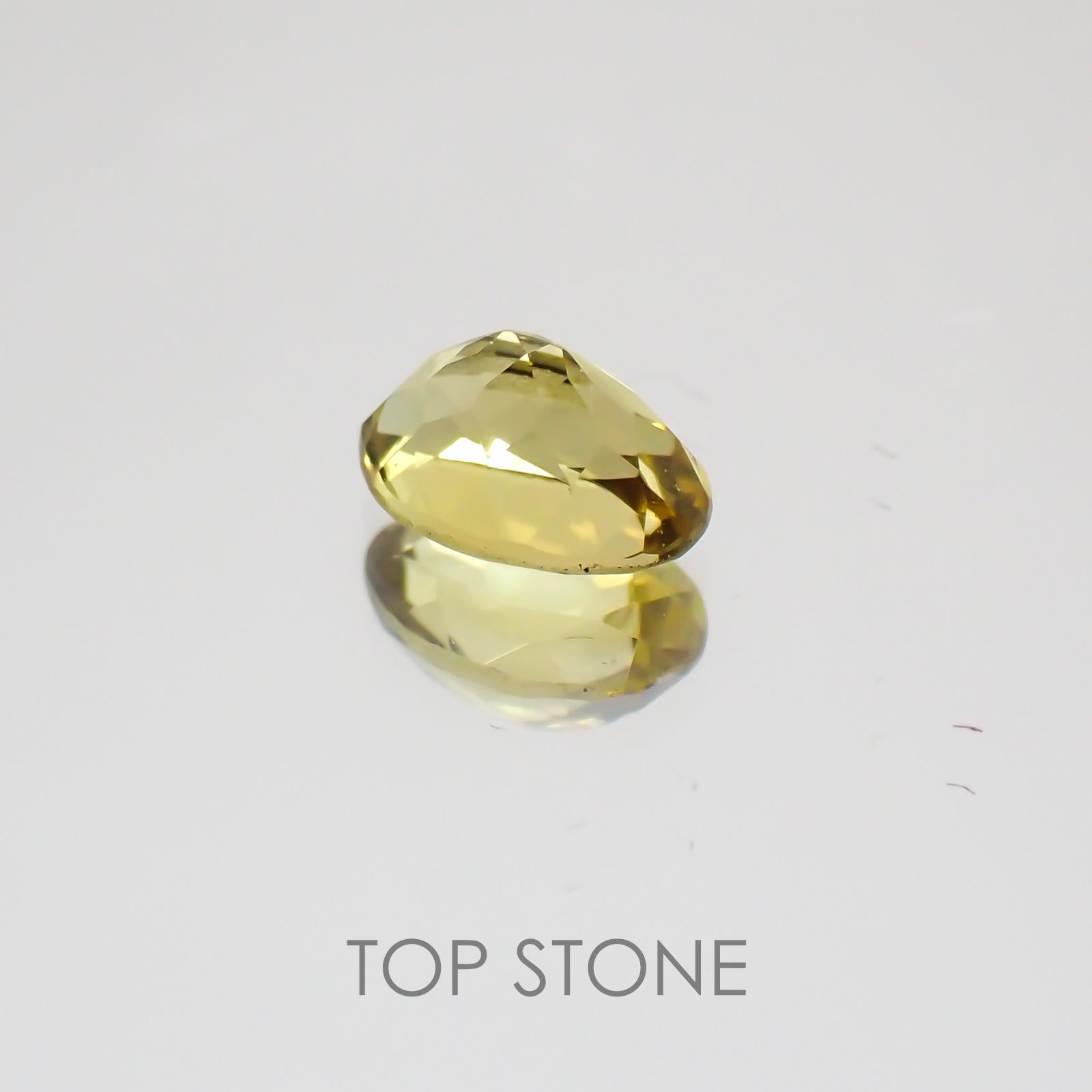 カナリートルマリン(宝石名トルマリン) ナイジェリア産 0.52ct 識別済[21018989]5.7×4mm前後