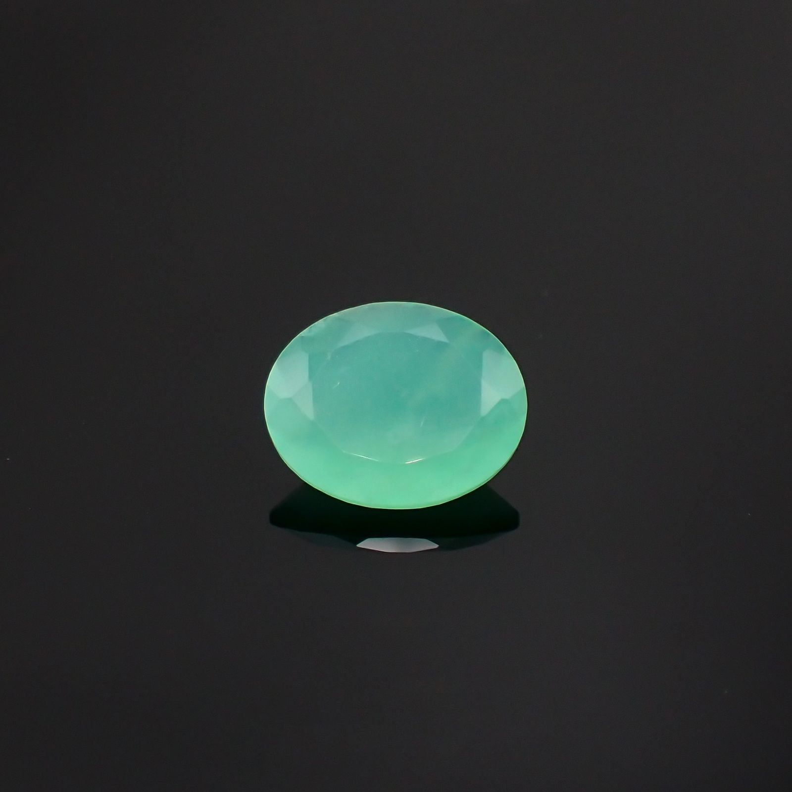 グリーンオパール(宝石名コモンオパール) 南アフリカ産 1.60ct 識別済[210611386]10.1×8.1mm前後