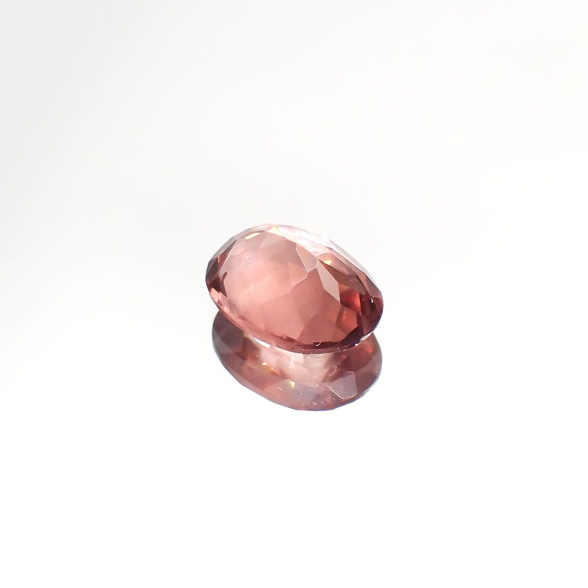 ピンクアパタイト(宝石名アパタイト) ブラジル産 1.51ct 識別済[240212468]8.5×6.5mm前後