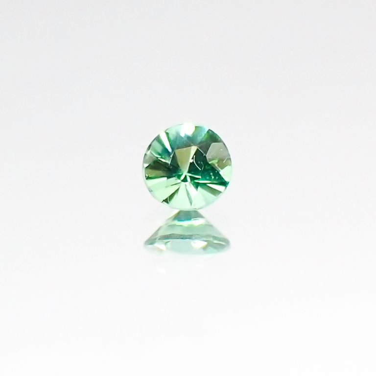 パライバトルマリン(宝石名トルマリン/別名パライバ・トルマリン) ブラジル・パライバ州バターリャ鉱山産 0.099ct 識別済[20096270]3×3mm前後