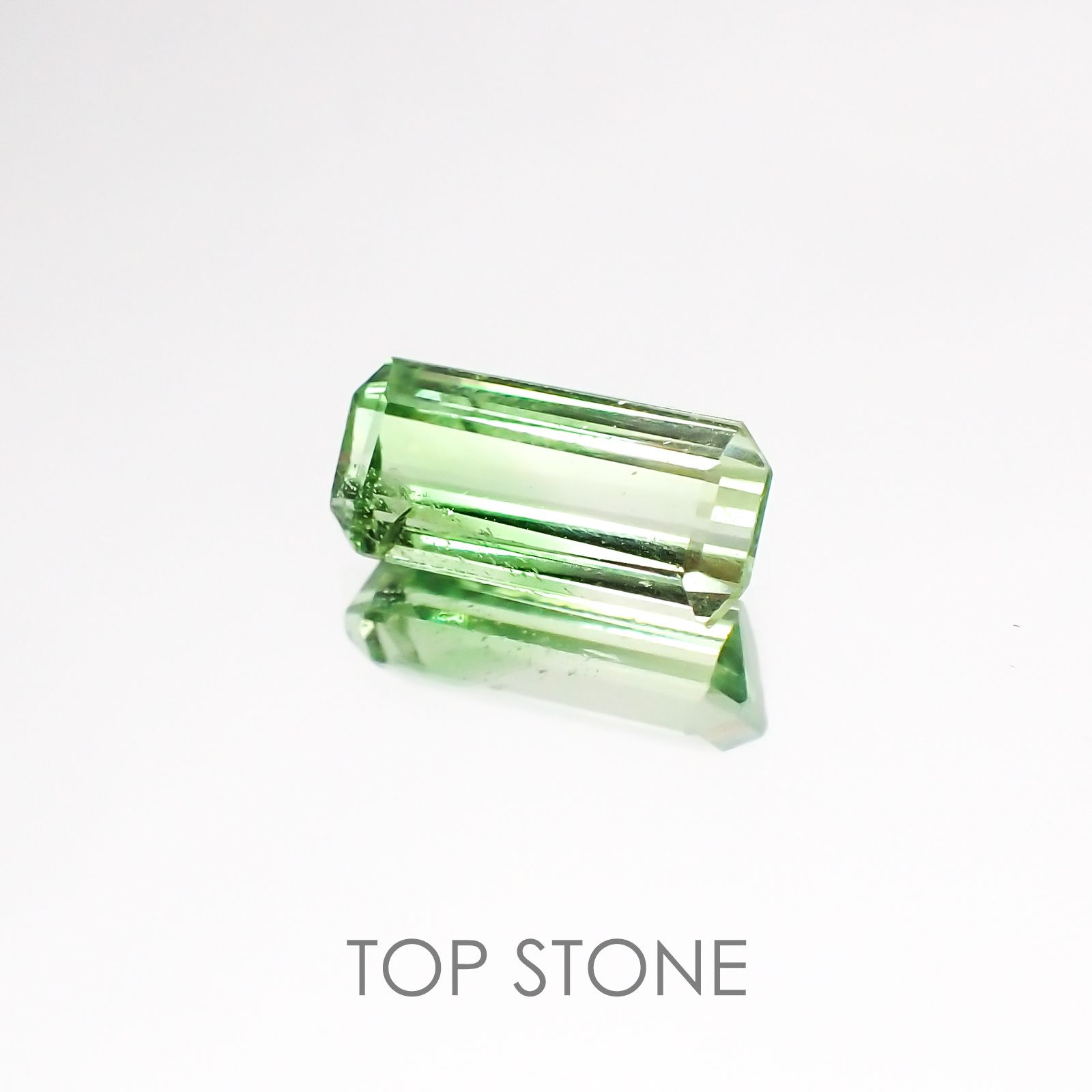バイカラーツァボライト タンザニア産 ルース 1.52ct[20128482]9.5×4.4mm前後