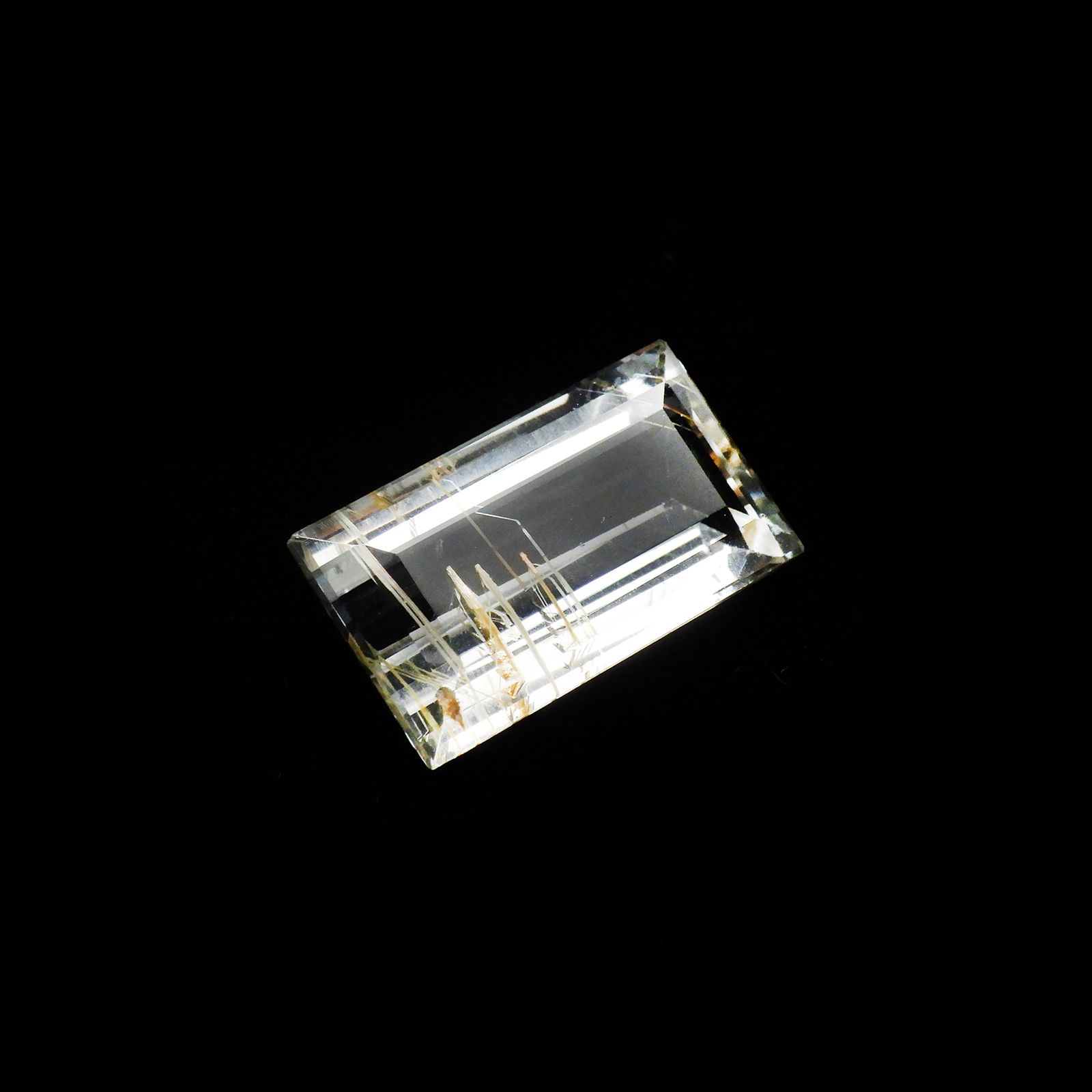 ニードルインブルートパーズ（チューブインブルートパーズ） ブラジル・ミナスジェライス州産 11.49ct[240125504]17.1x9.8mm前後