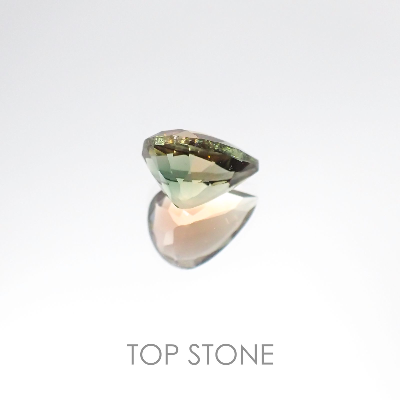 バイカラーオレゴンサンストーン アメリカ産 ルース 1.15ct[20106326]8.1×6.1mm前後