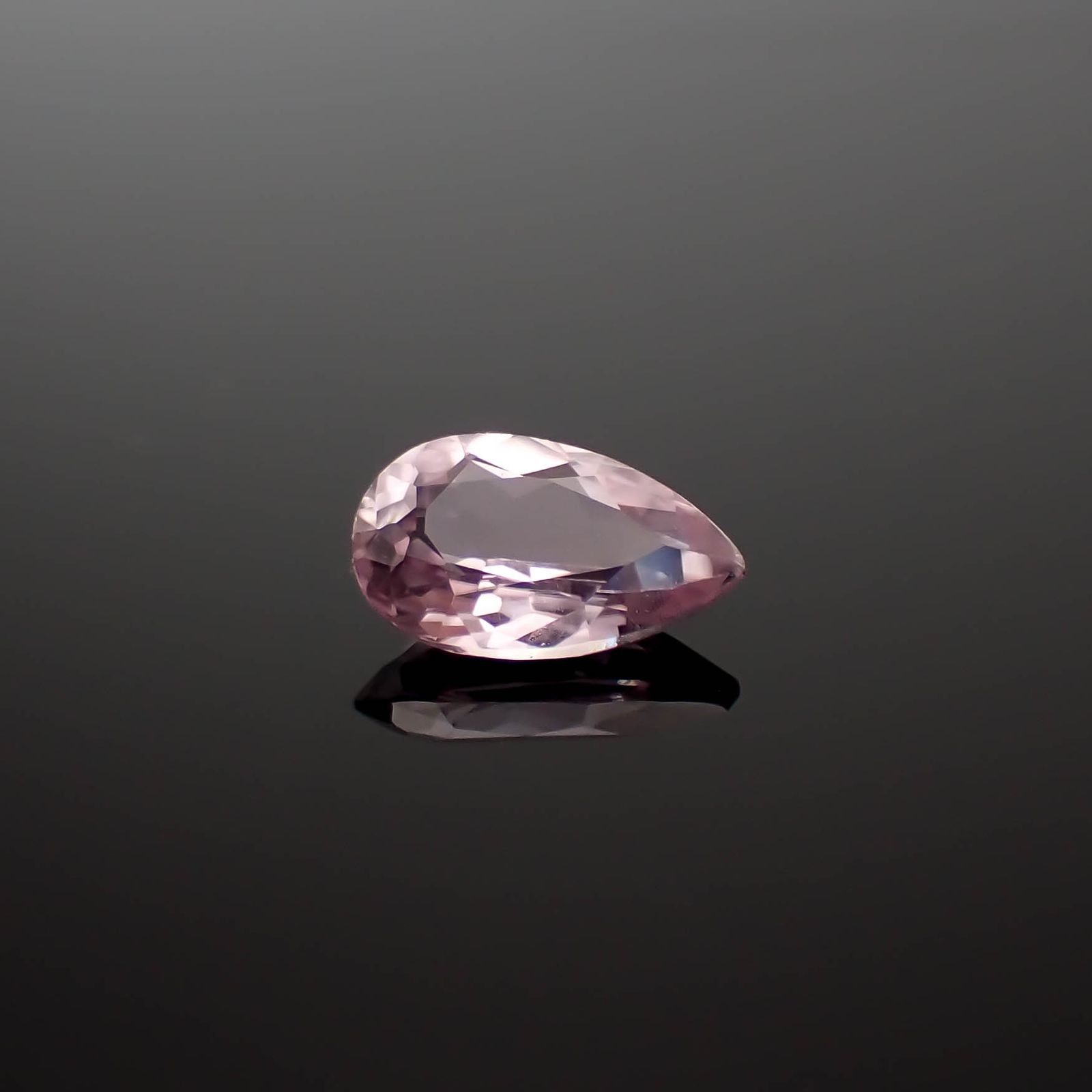 カラーシフト ピンクダイアスポア アフガニスタン産 0.61ct[240627980]7.2x4.4mm前後