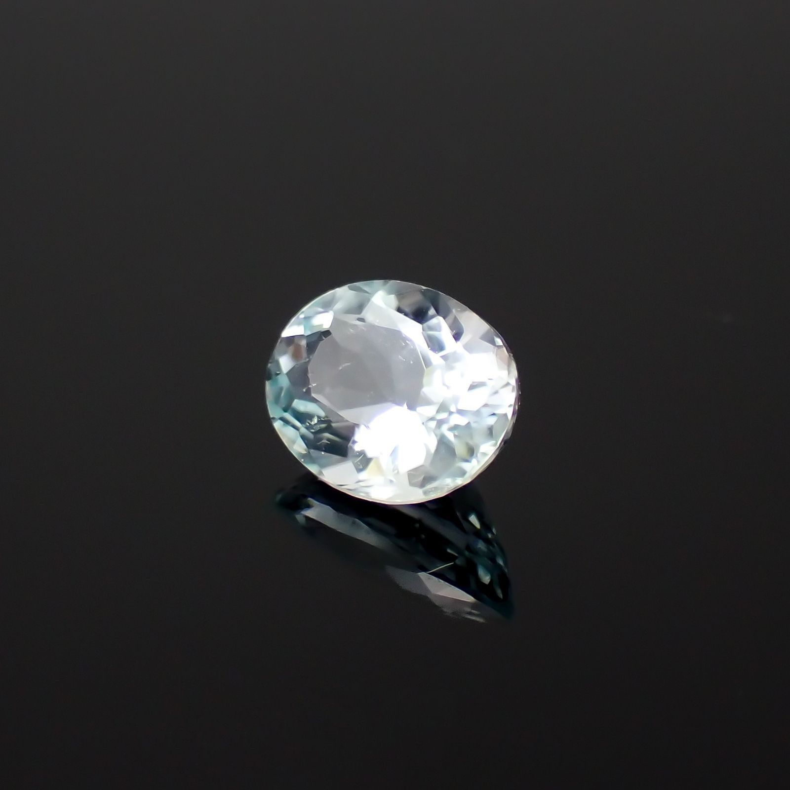 モンテブラサイト(宝石名モンテブラサイト)マダガスカル産 識別済 0.94ct / 7.4x5.5mm前後 [230120291]
