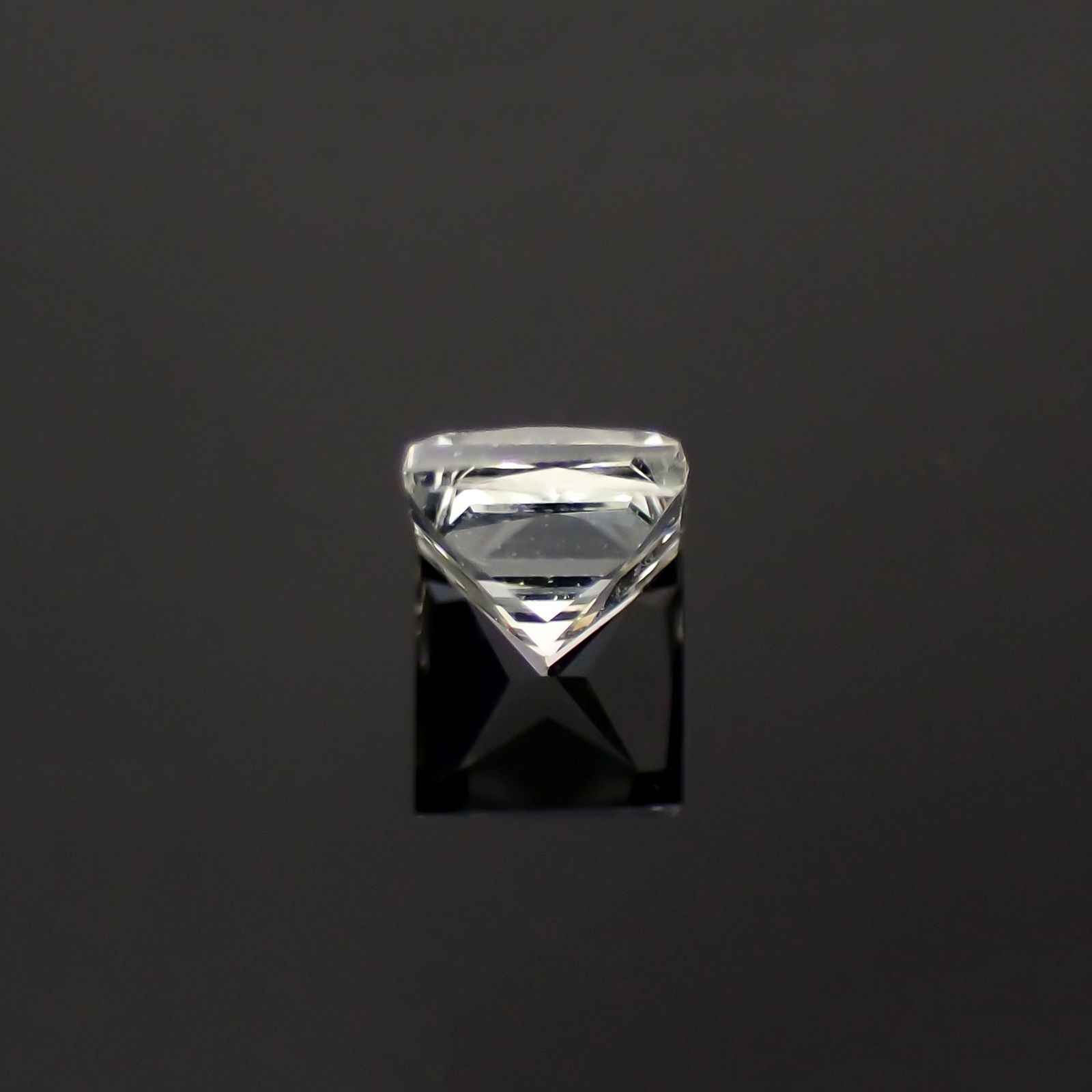 ◇プリンセスカット◇リューコガーネット ビルマ産 0.18ct [230923366]2.9x2.9mm前後
