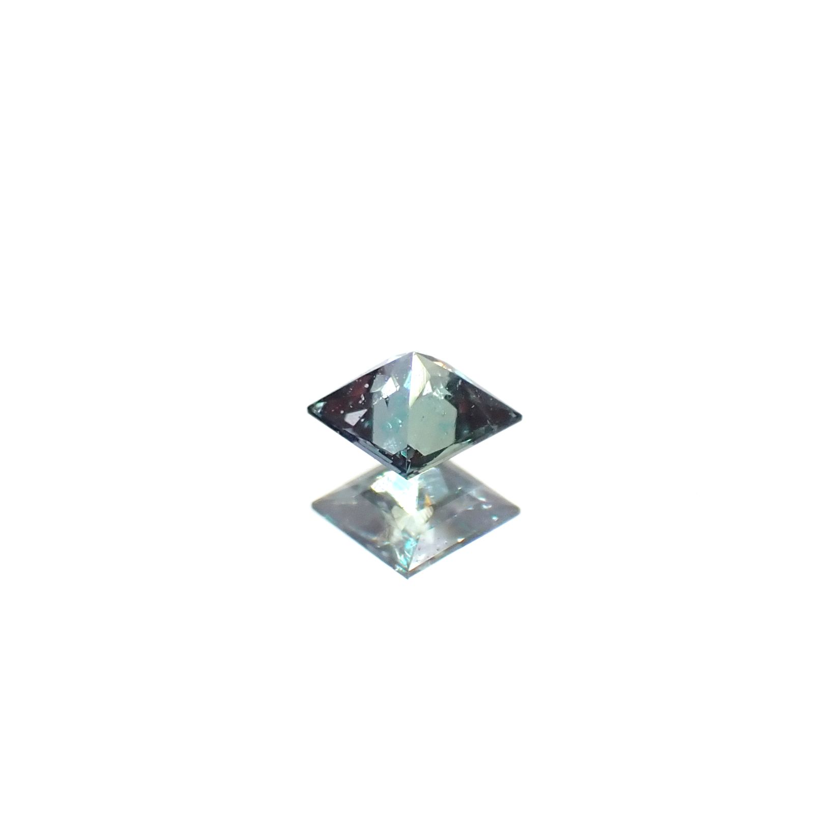 ◇プリンセスカット◇アレキサンドライト ブラジル産/EmeraldMains社製 0.083ct[240527593]2.4x2.4mm前後