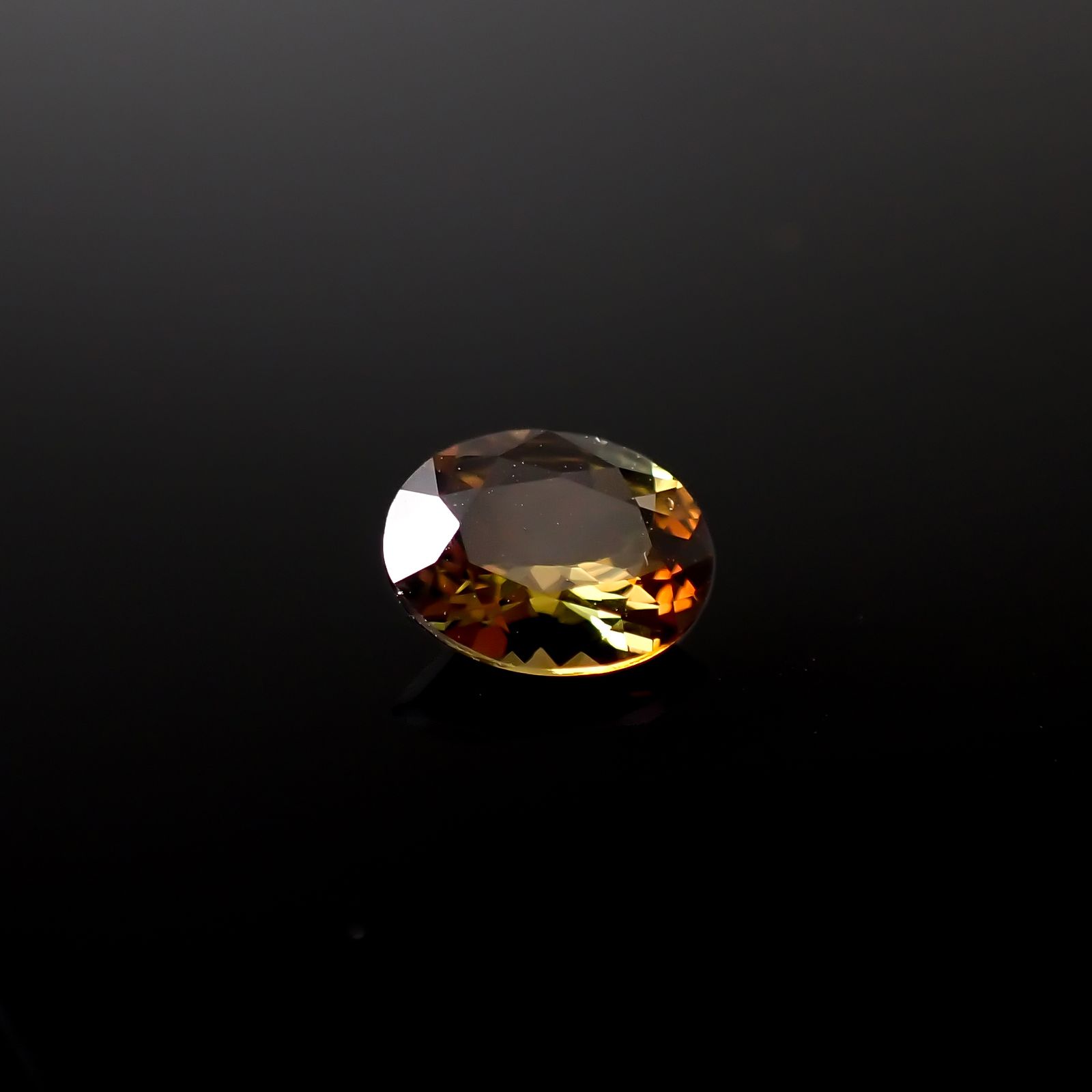 バイカラーアンダリュサイト スリランカ/マダガスカル産 0.78ct[240226146]7x5.5mm前後