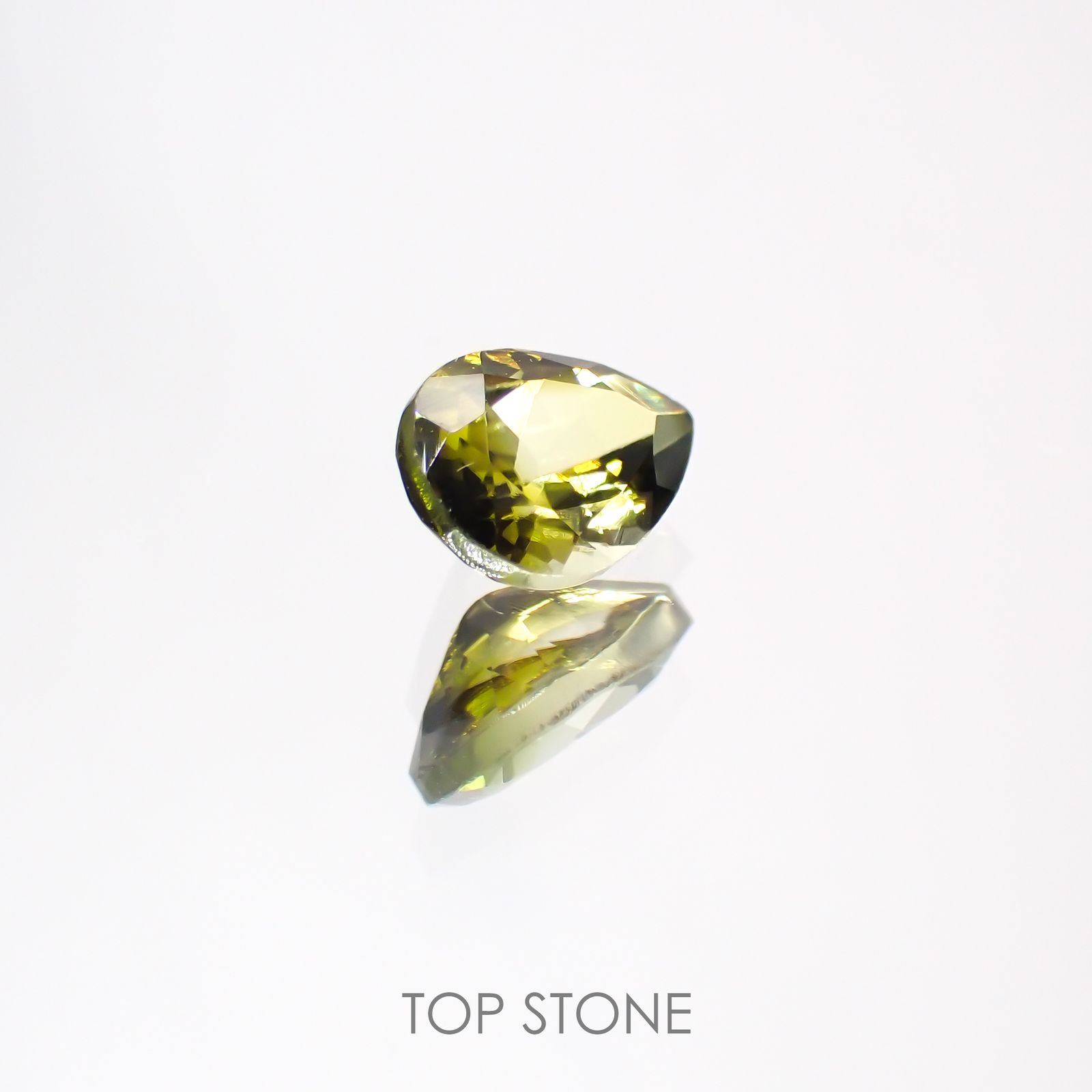 バイカラートルマリン(宝石名バイカラー・トルマリン) ブラジル/アフリカ産 0.56ct 識別済[211013574]6.6×4.5mm前後