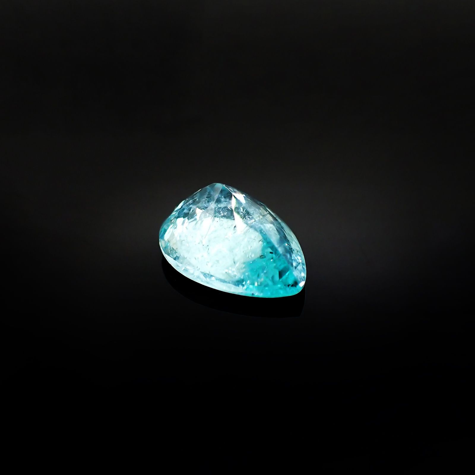 パライバトルマリン(宝石名トルマリン/別名パライバ・トルマリン) モザンビーク産 GIA鑑付 3.25ct / 12.4×9.1mm前後 [19110916]