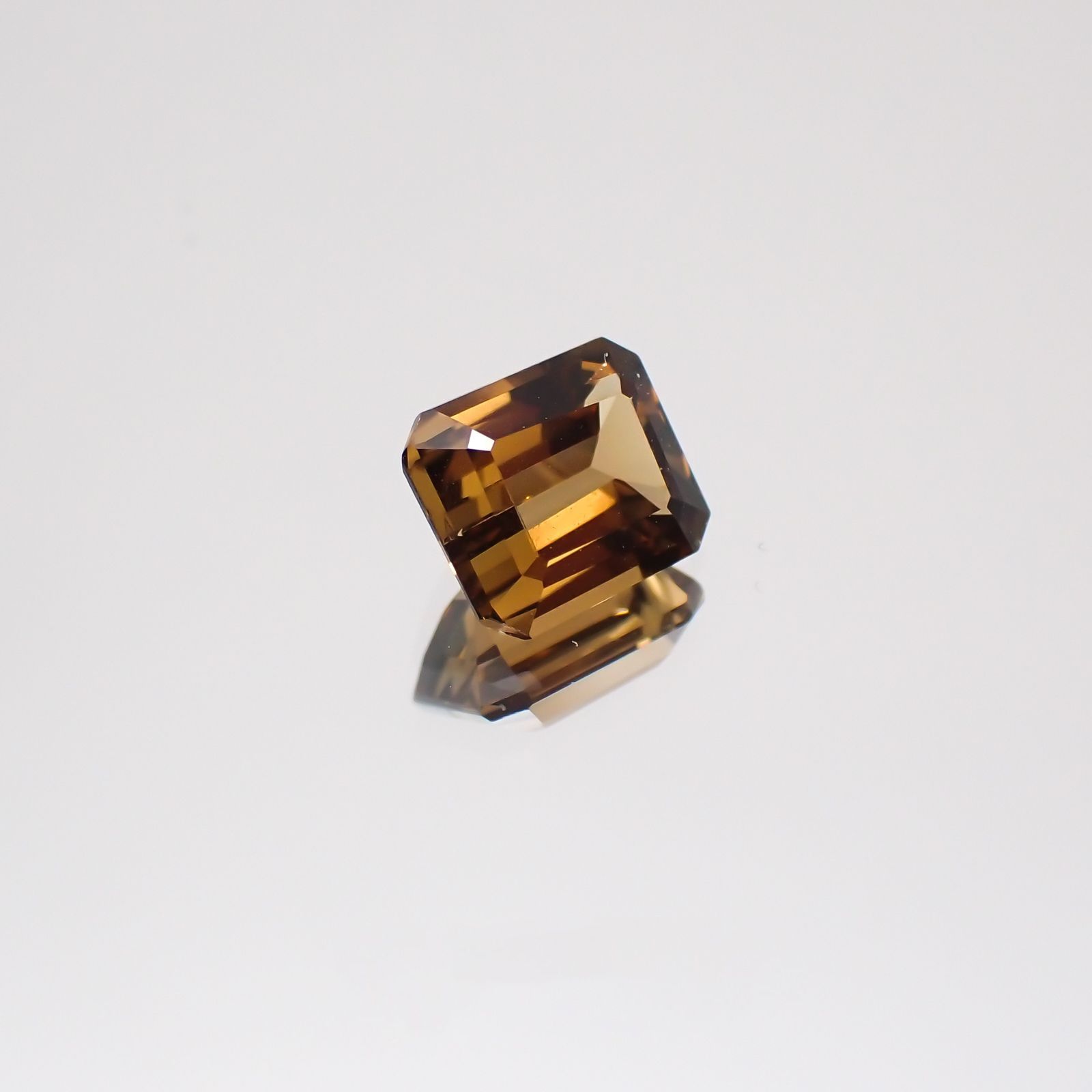 エンスタタイト(宝石名エンスタタイト)タンザニア産 0.89ct 識別済[231124323]5.7x4.9mm前後