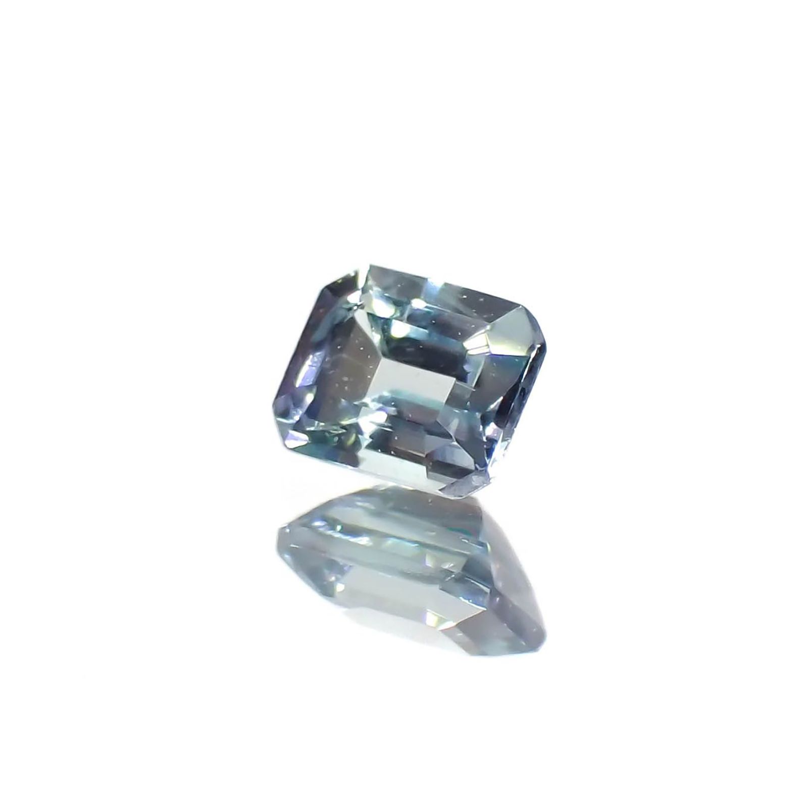 ブルーグリーンコーネルピン(宝石名コーネルピン)タンザニア産 識別済 0.13ct / 3.1x2.6mm前後 [251021863]