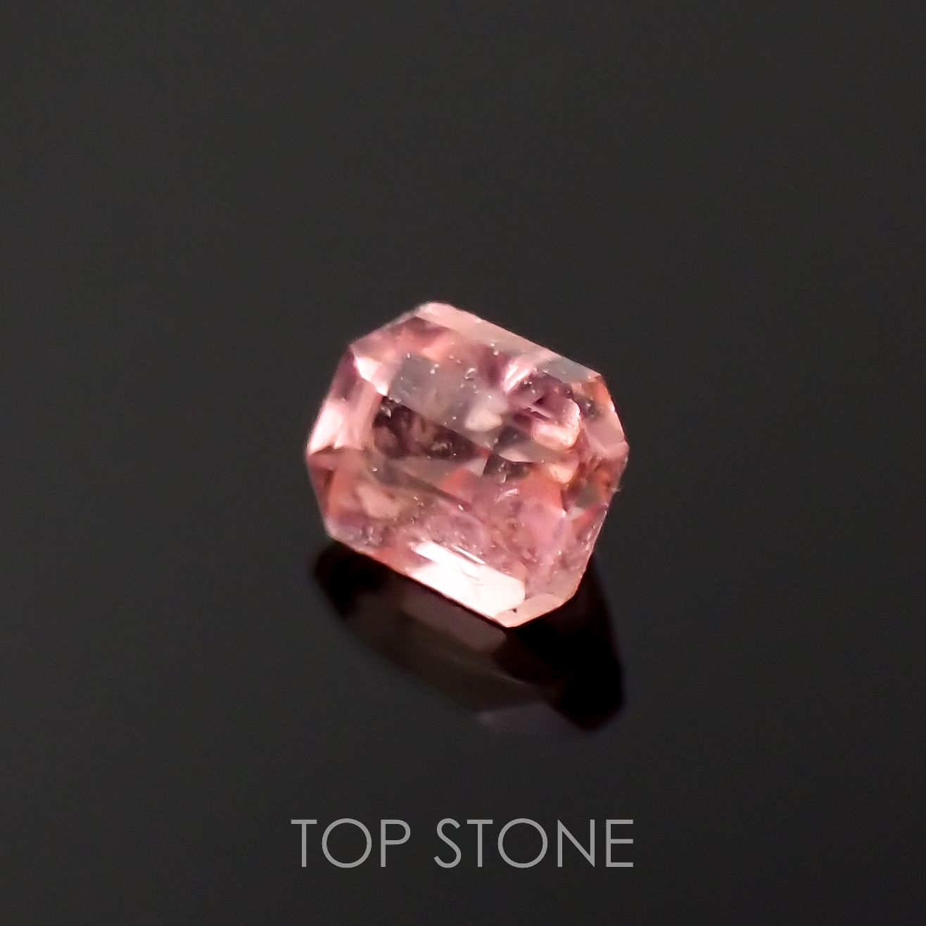ヴェイリネナイト(宝石名ベイリネナイト)パキスタン産 0.039ct 識別済[221219283]2x1.5mm前後