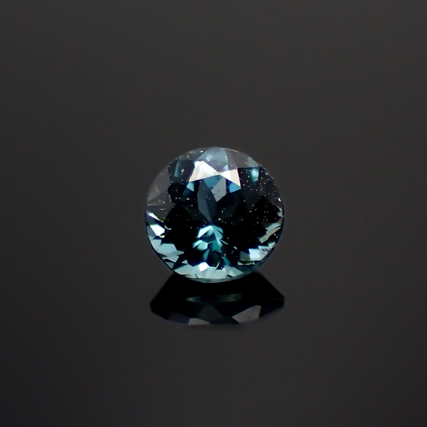 ブルートルマリン(宝石名トルマリン)アフガニスタン産 0.18ct 識別済[230321084]3.5x3.5mm前後