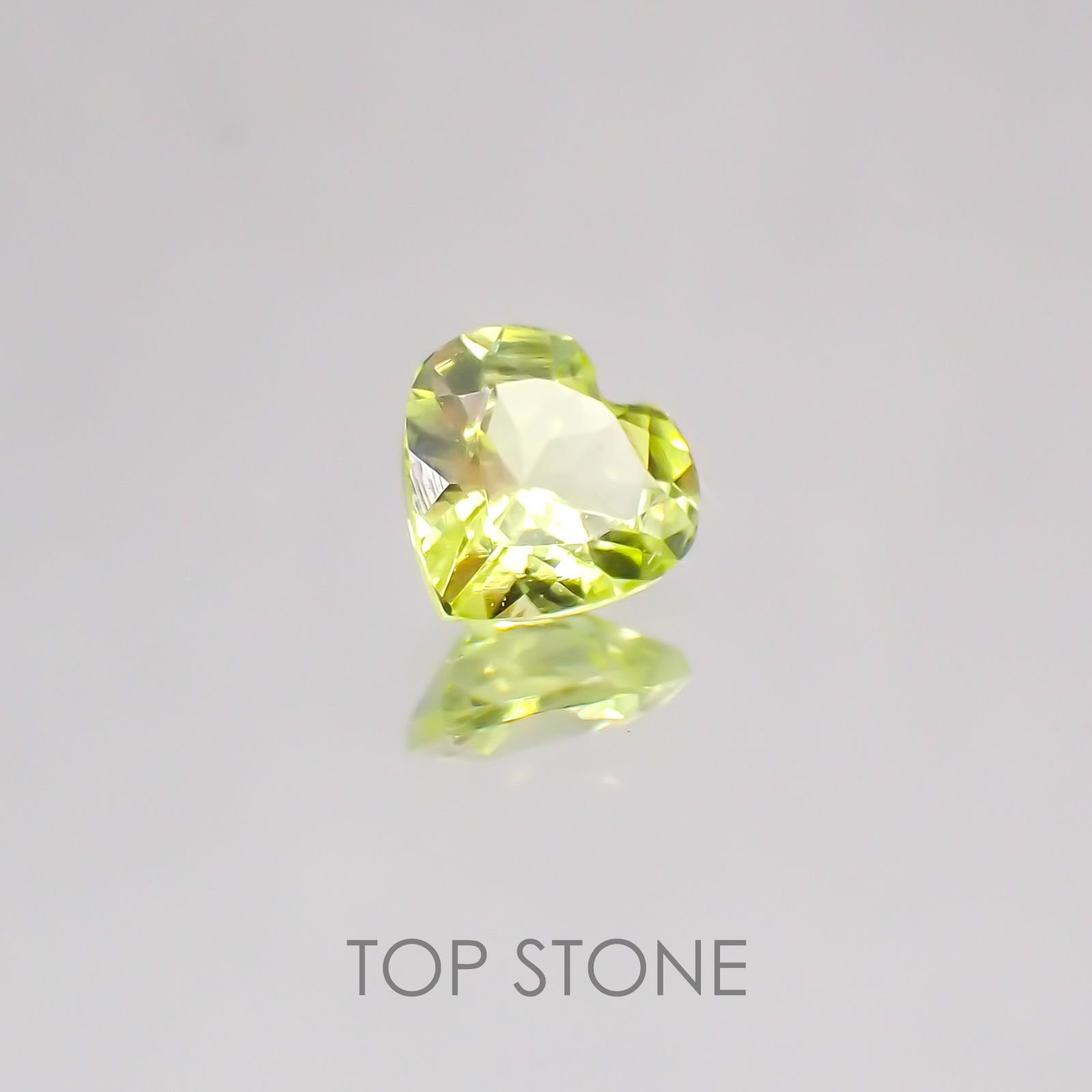 パロットクリソベリル インド産 ルース 0.22ct[20128565]3.9×3.9mm前後