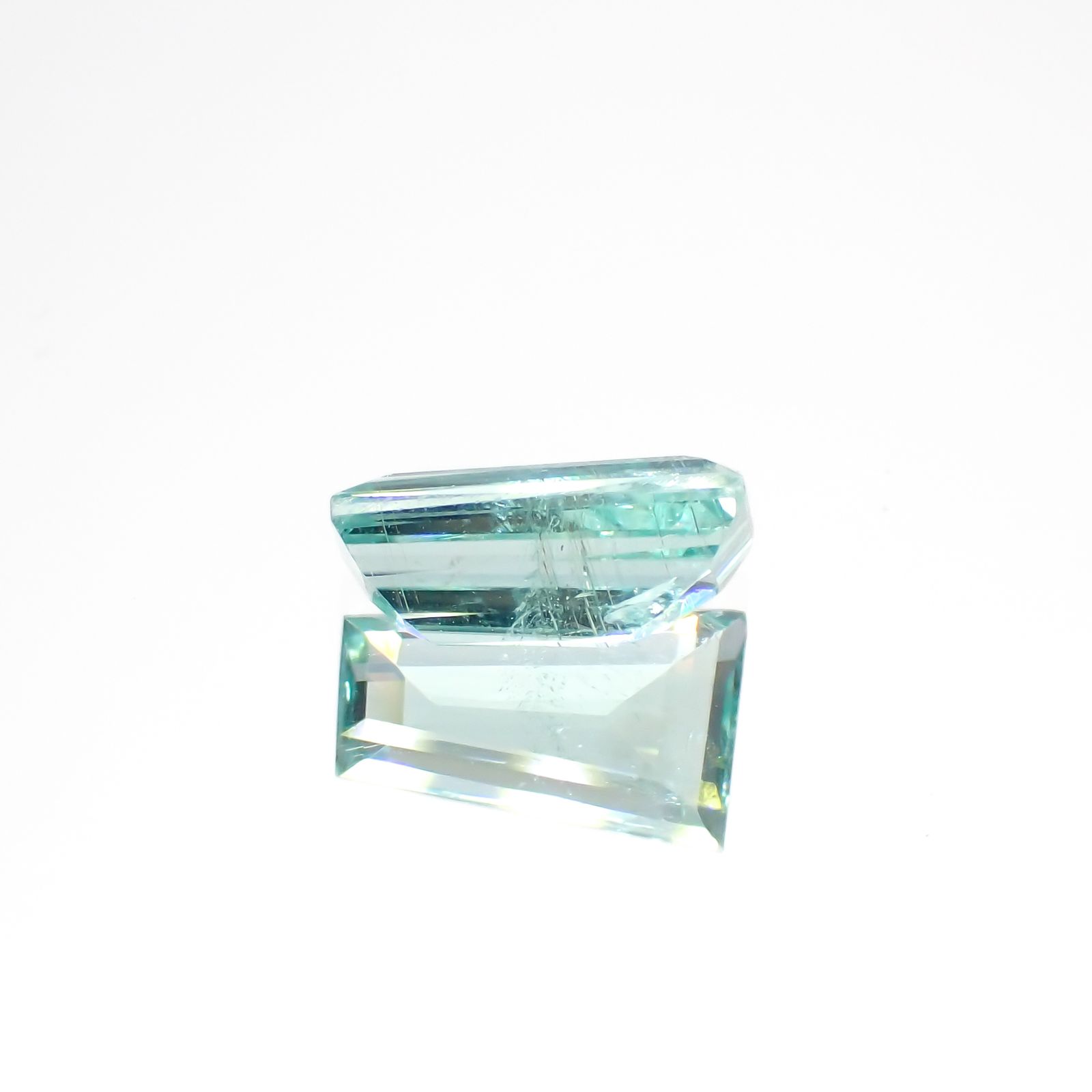 ◇カスタムカット◇パライバトルマリン(宝石名トルマリン/別名パライバ・トルマリン)モザンビーク産 1.17ct 識別済[230421882]8.3x4.9mm前後