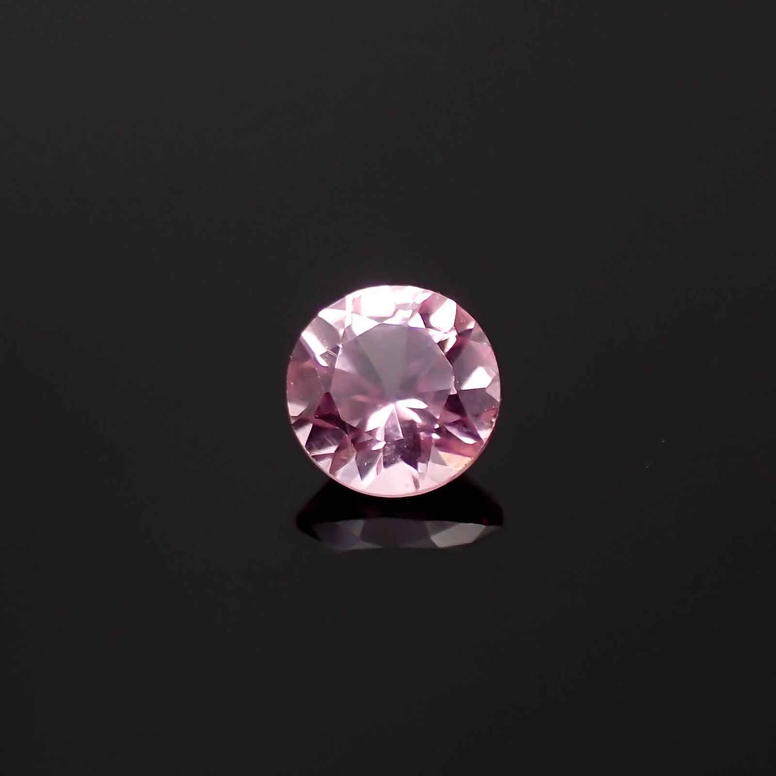 シルキーピンクスピネル タンザニア産 0.38ct[230421581]4.3x4.3mm前後