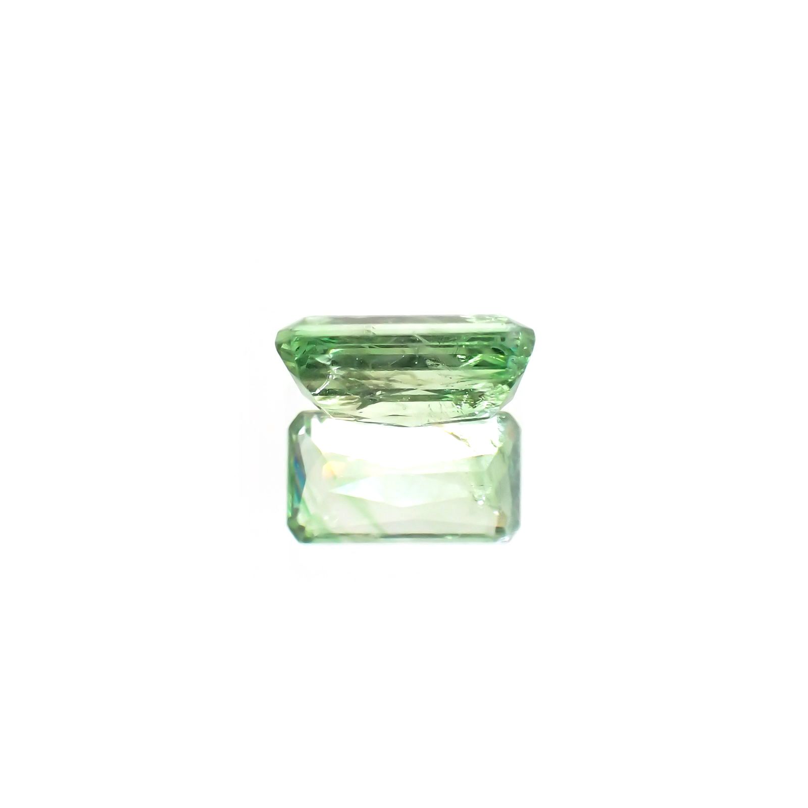 バイカラーツァボライト(宝石名グリーン グロッシュラー・ガーネット) タンザニア産 1.23ct 識別済[210711911]7.8×4.3mm前後