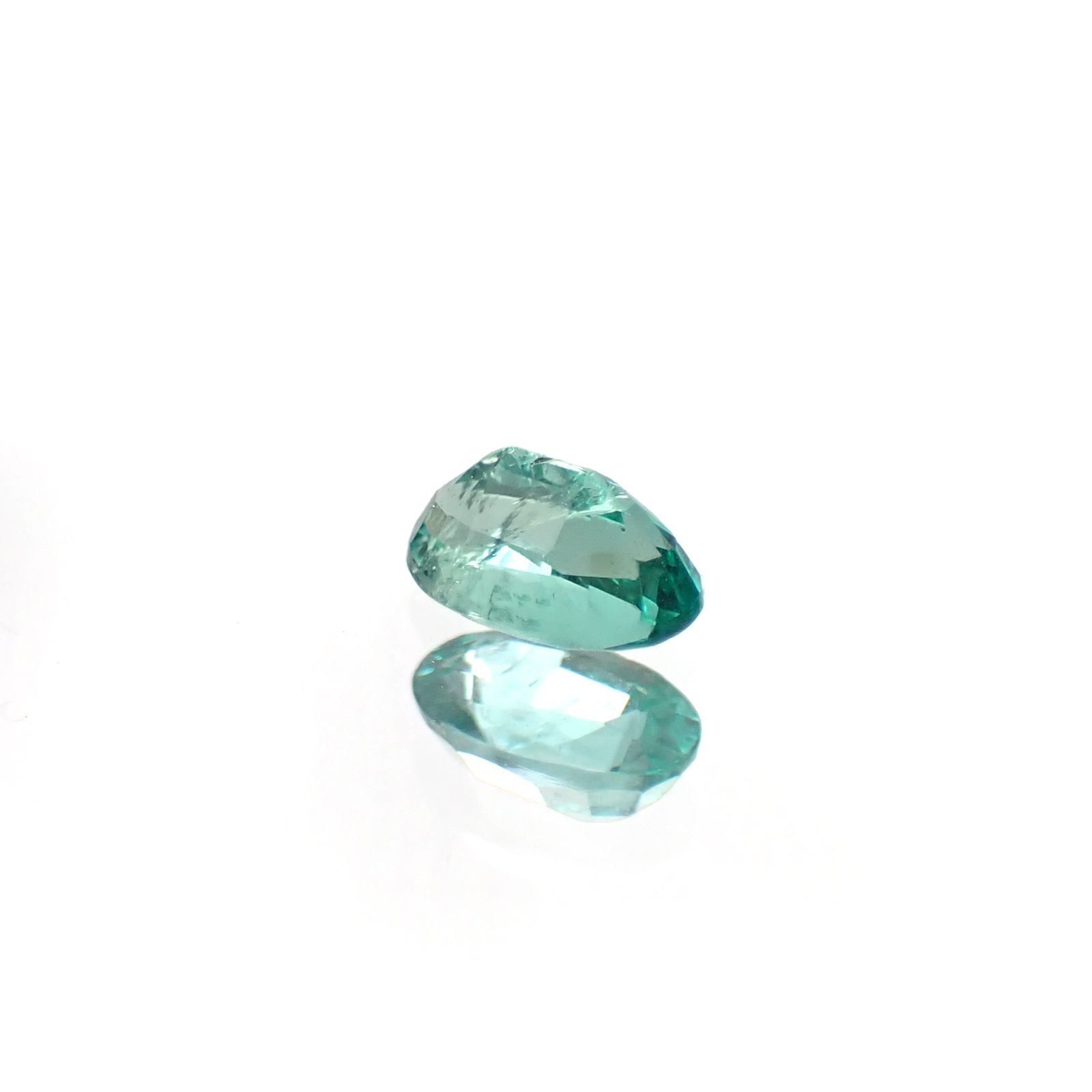 ブルーエメラルド(ブルーグリーンベリル) ザンビア産 0.26ct [250430284]5x3.1mm前後