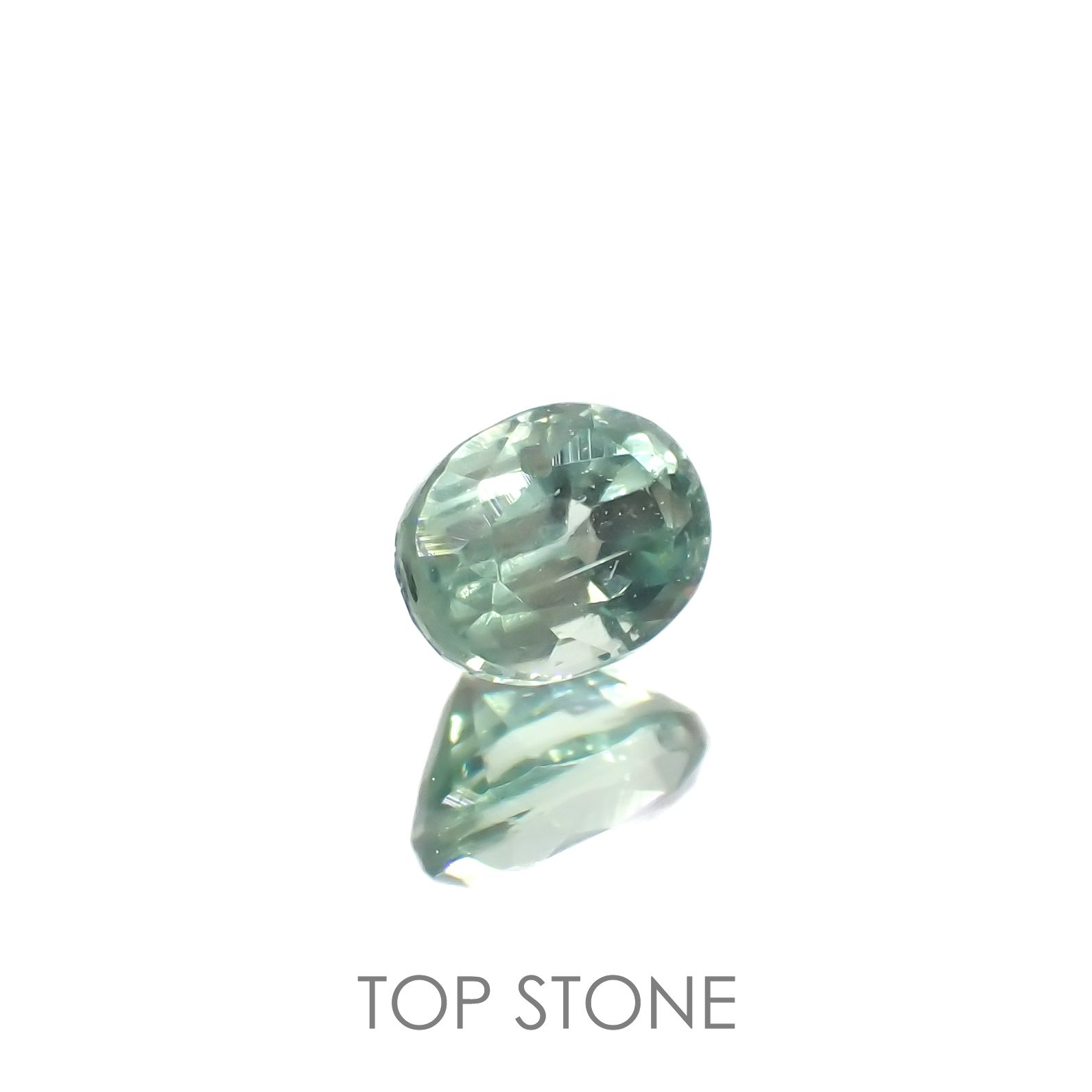 グリーンカイヤナイト(宝石名カイヤナイト)タンザニア産 0.27ct 識別済[220616674]4x3.1mm前後