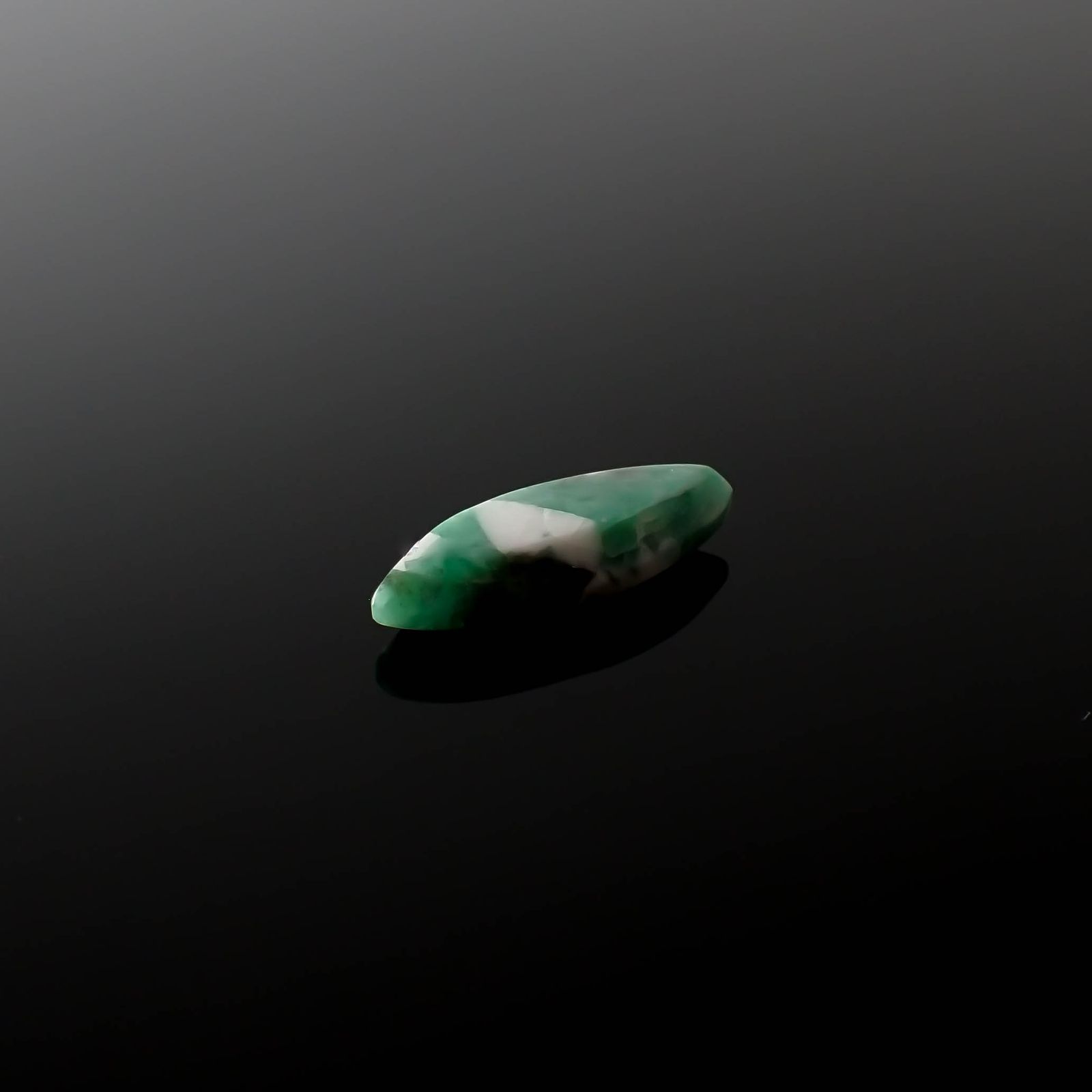 マトリックスエメラルド(エメラルドインクォーツ/フェルドスパー) ブラジル産 2.73ct[240326494]16.5x6mm前後