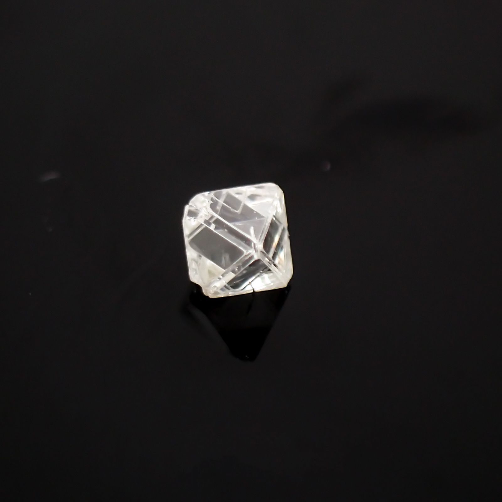 ソーヤブルダイヤモンド宝石名ダイアモンド ロシア産 原石・結晶