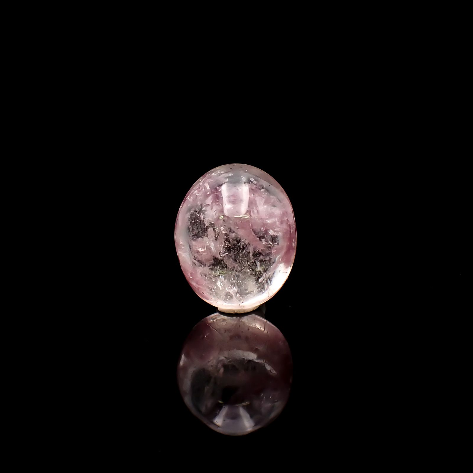 レピドライトインクォーツ ブラジル・ミナスジェライス州産 11.29ct / 15.7x13mm前後 [260331881]