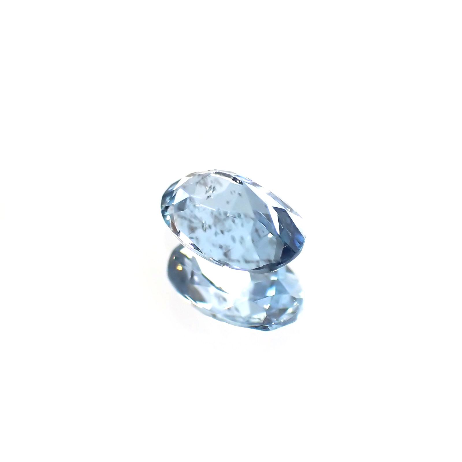 サンタマリアアクアマリン(宝石名アクアマリン) ブラジル産 0.41ct 識別済[210812635]6×3.9mm前後