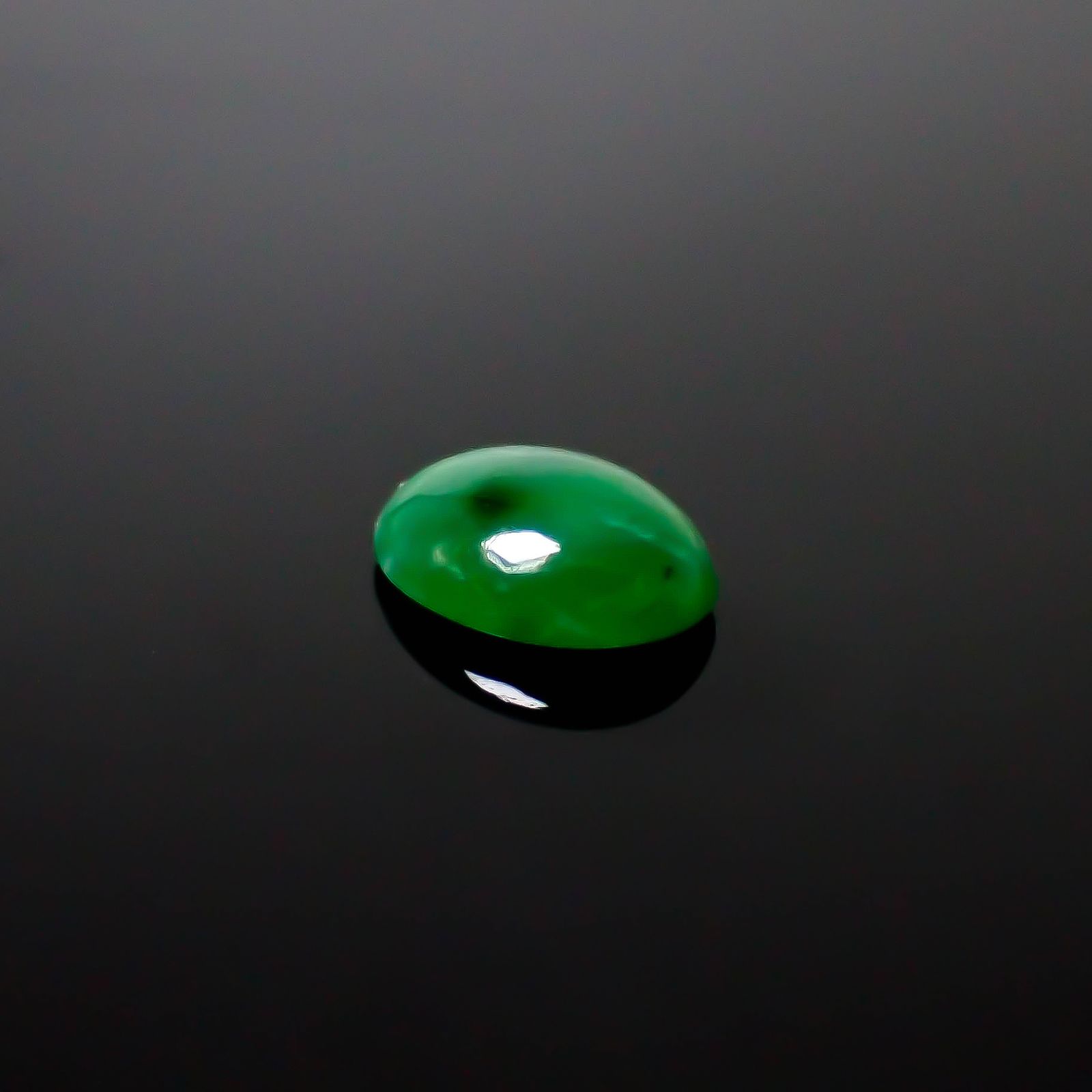翡翠 ビルマ産 0.58ct [250430308]6.4x4.8mm前後