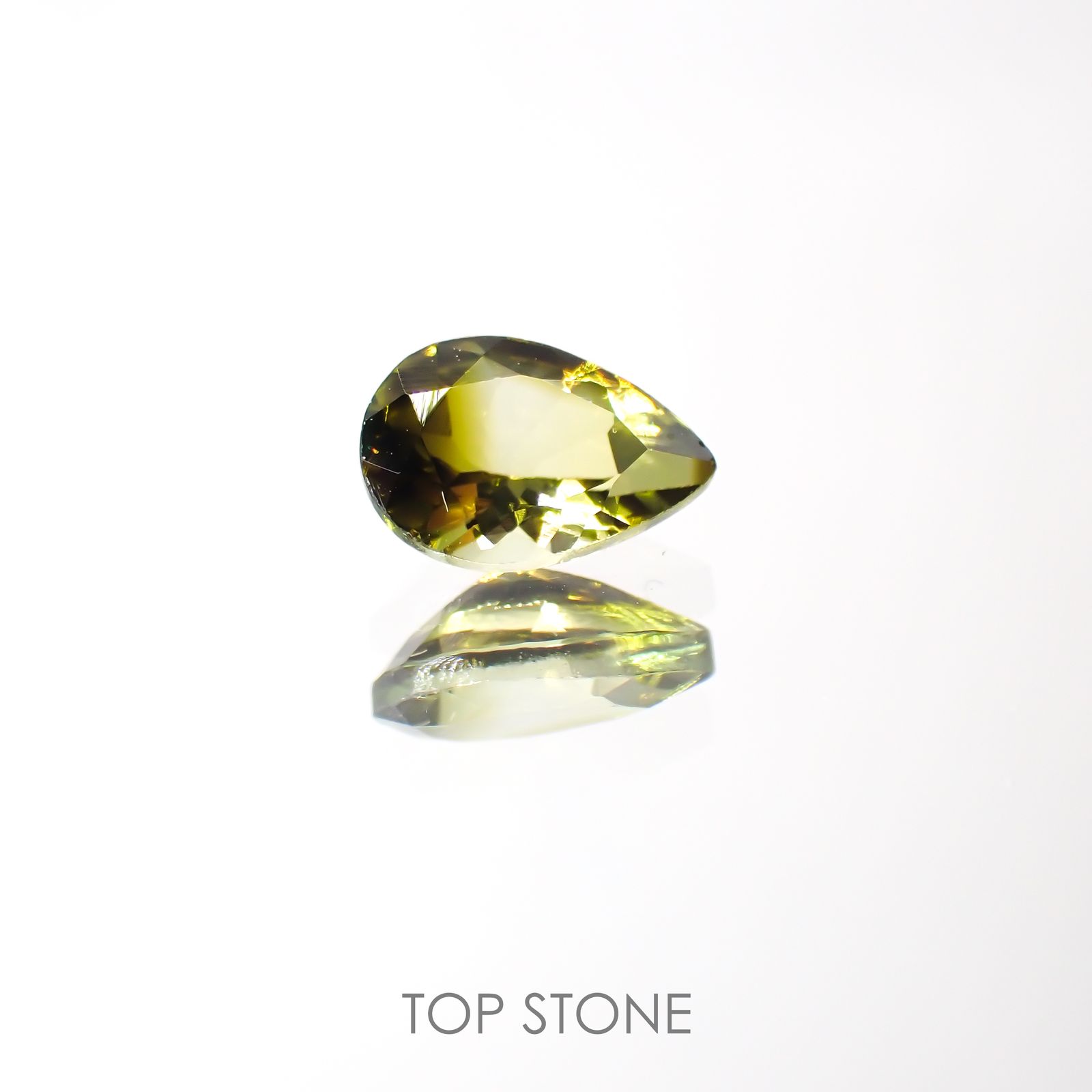バイカラートルマリン(宝石名バイカラー・トルマリン) ブラジル/アフリカ産 0.56ct 識別済[211013574]6.6×4.5mm前後