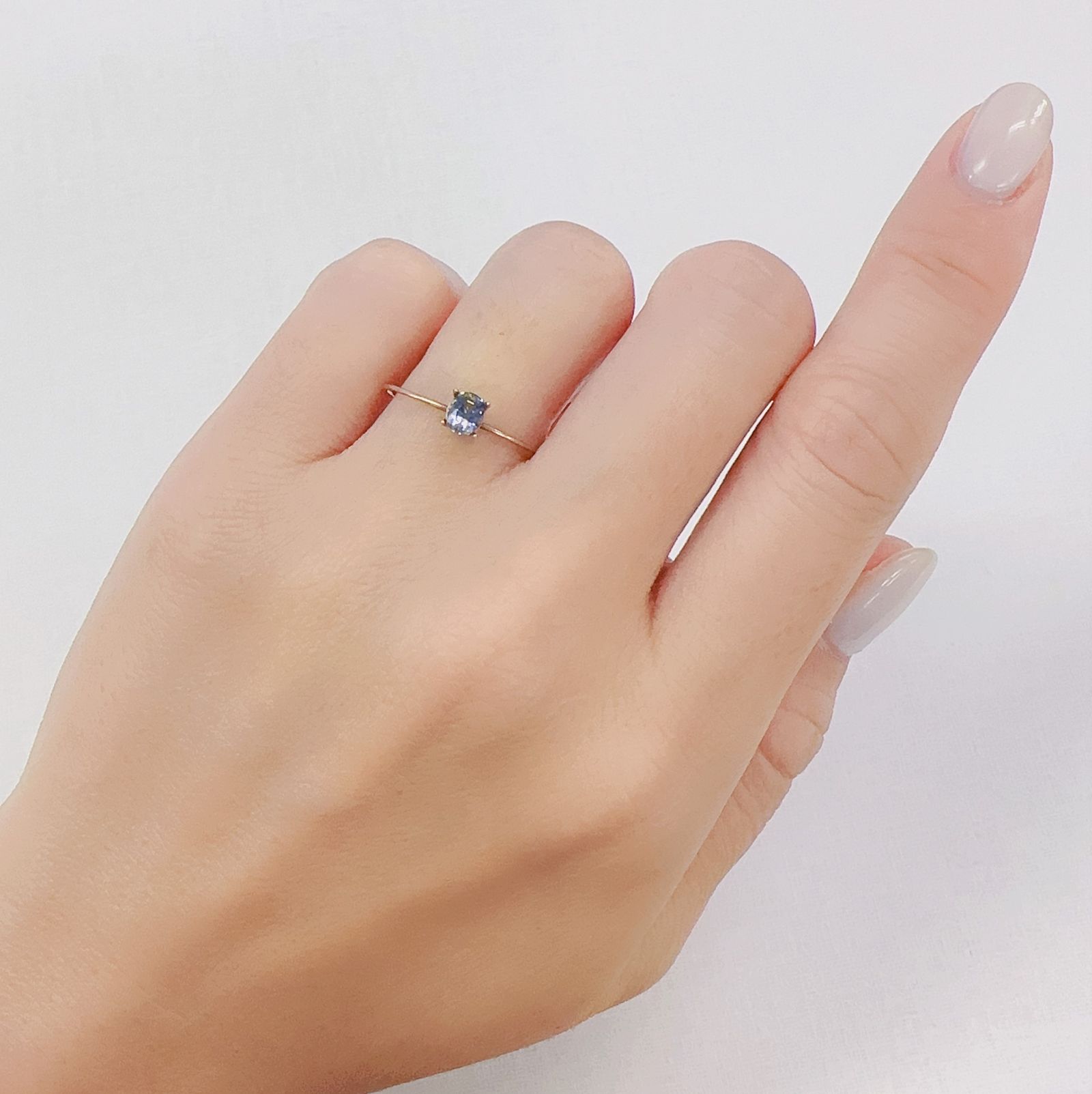 アイスブルーサファイア スリランカ産 0.36ct[230722692]4.5x3.5mm前後