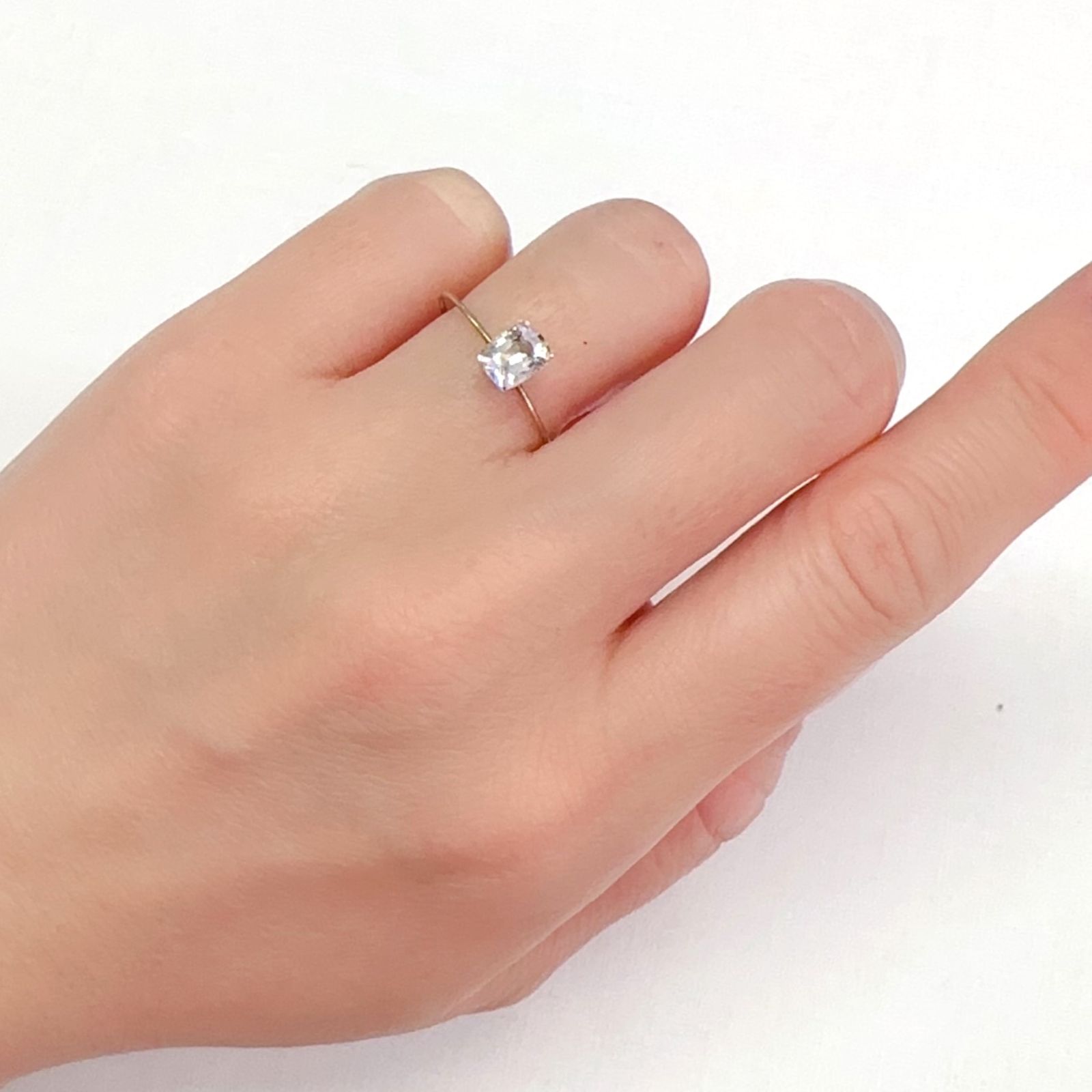 ティンカーベルクォーツ ブラジル産 0.68ct[240125447]6.4x4.9mm前後