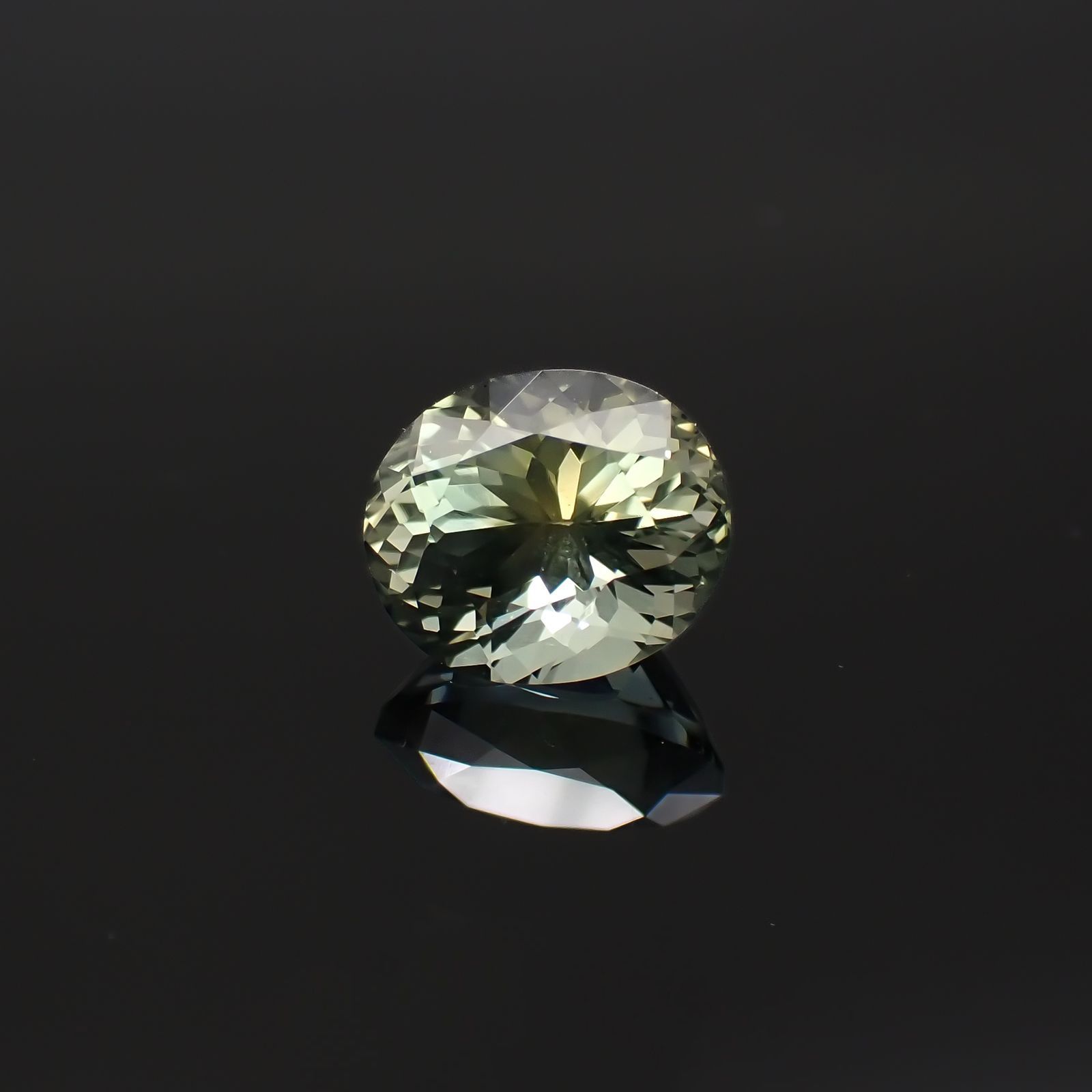 バイカラーサファイア オーストラリア産 1.54ct / 6.9x5.8mm前後 [220817499]