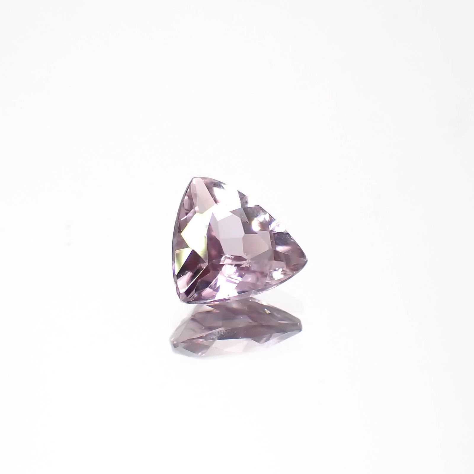 カラーシフト ピンクダイアスポア アフガニスタン産 0.59ct[240326988]5.9x5.5mm前後