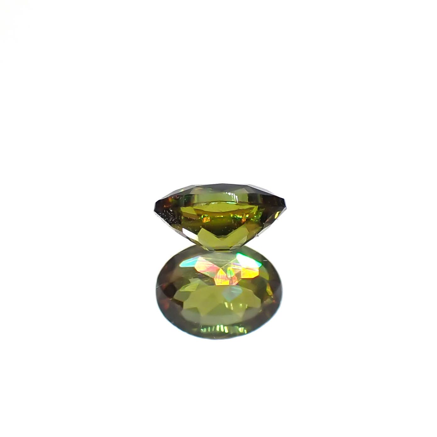カラーチェンジスフェーン パキスタン産 0.25ct[231224738]4.4x3.3mm前後