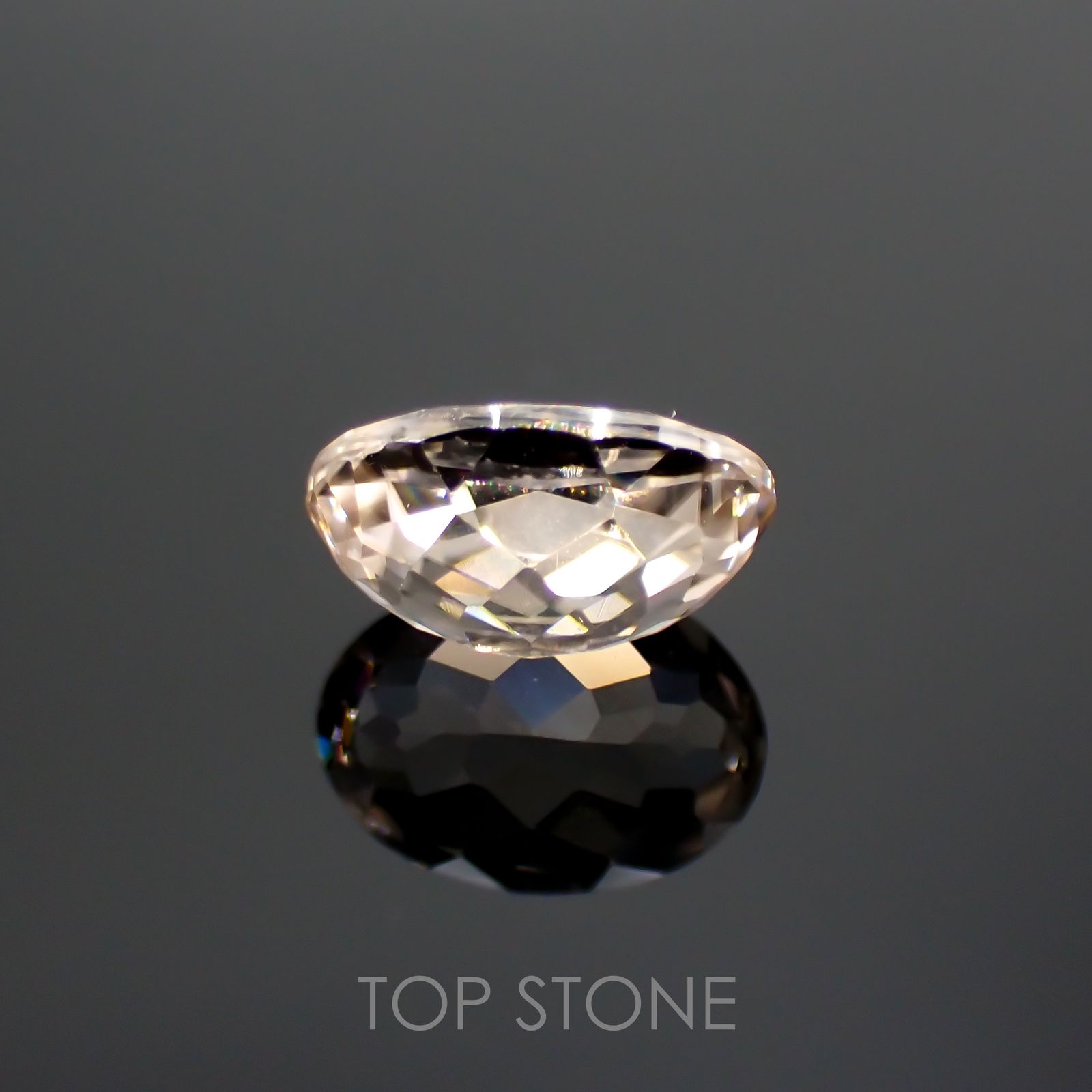 オレンジジルコン(宝石名ジルコン) スリランカ/カンボジア産 1.97ct 識別済[20118078]8.1×5.8mm前後