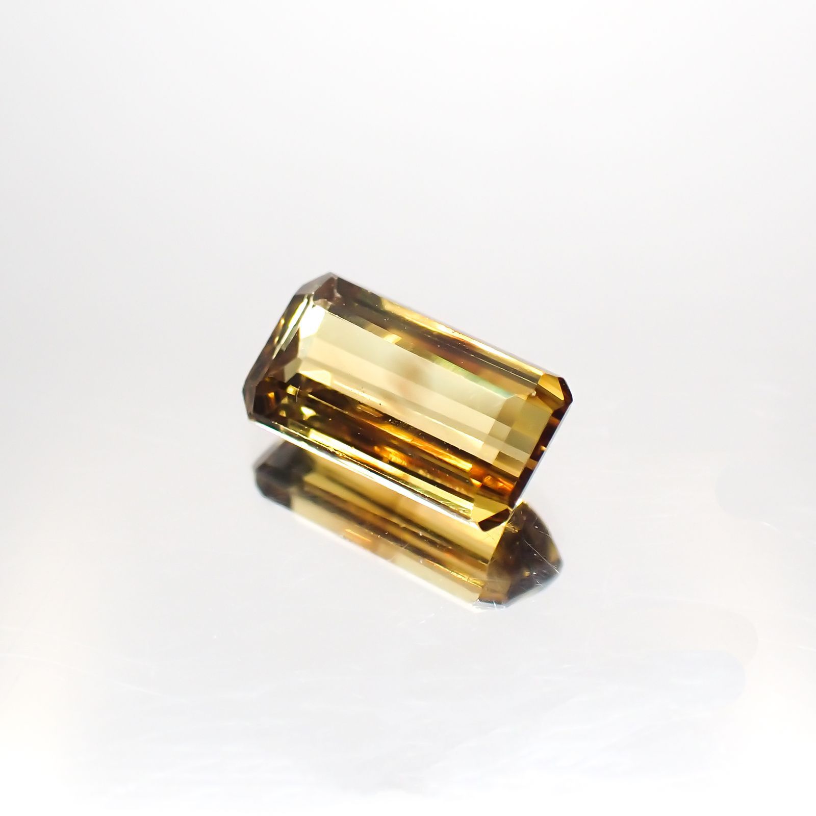 カラーバンドクリソベリル(宝石名クリソベリル)マダガスカル産 0.88ct 識別済[220114191]7.2x3.8mm前後