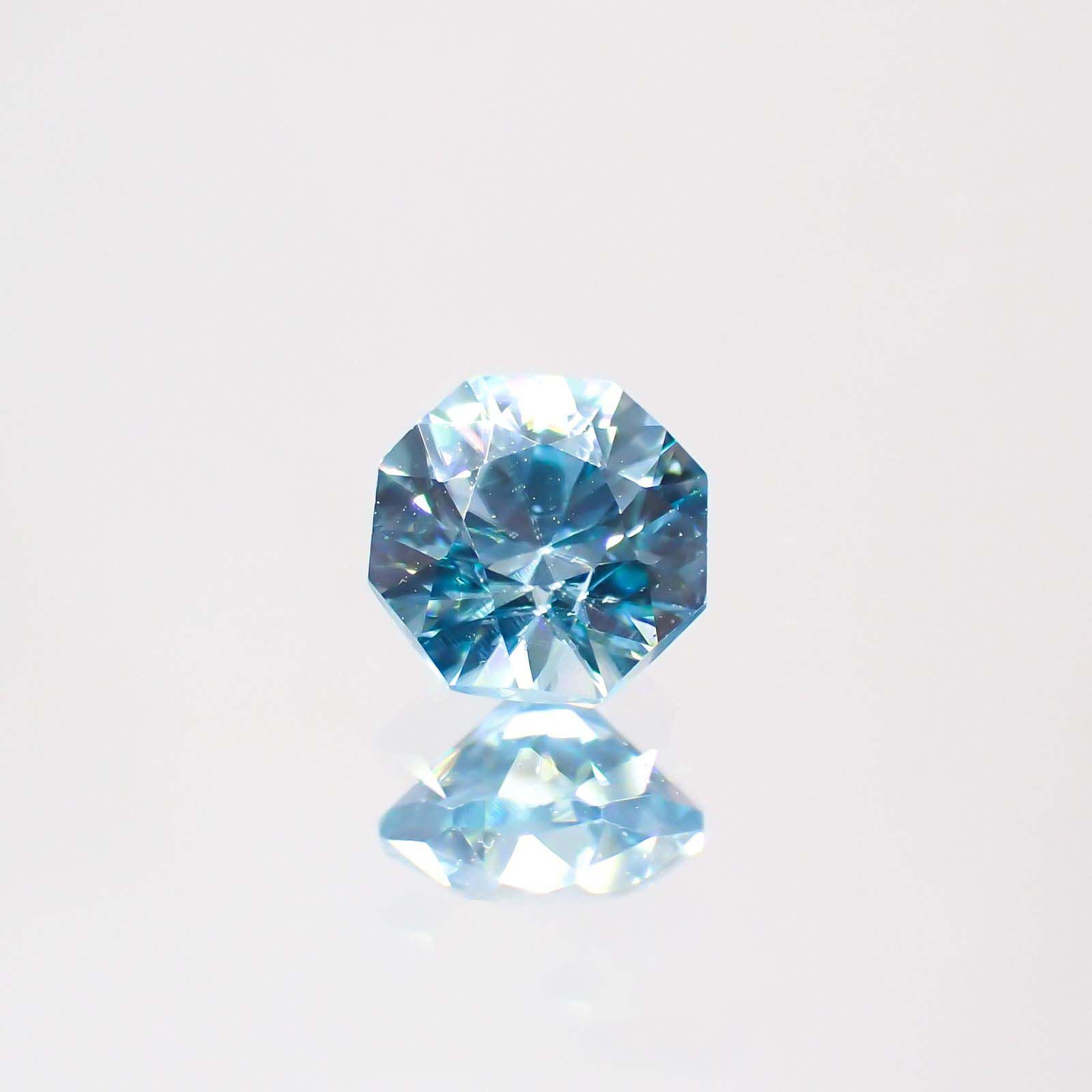◇オクタゴンカット◇ブルージルコン(宝石名ジルコン)カンボジア産 0.80ct 識別済[220113999]5x4.9mm前後