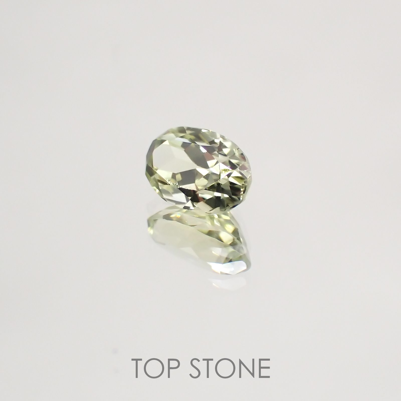 シリマナイト(宝石名シリマナイト) インド産 0.58ct 識別済[210810681]6.4×4.1mm前後