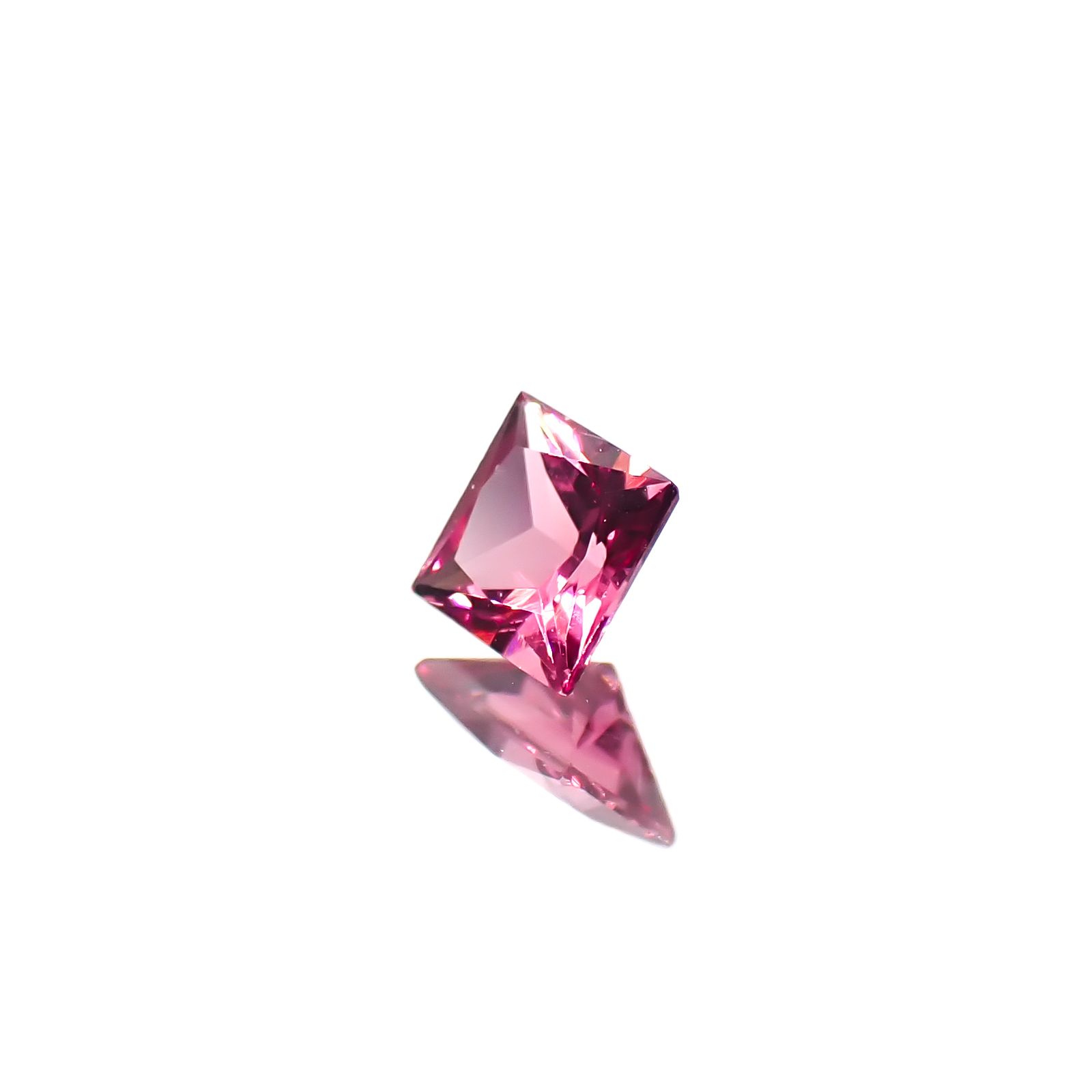 ◇プリンセスカット◇ホットピンクスピネル(宝石名ピンク・スピネル)タンザニア産 0.15ct 識別済[220817536]3x3mm前後