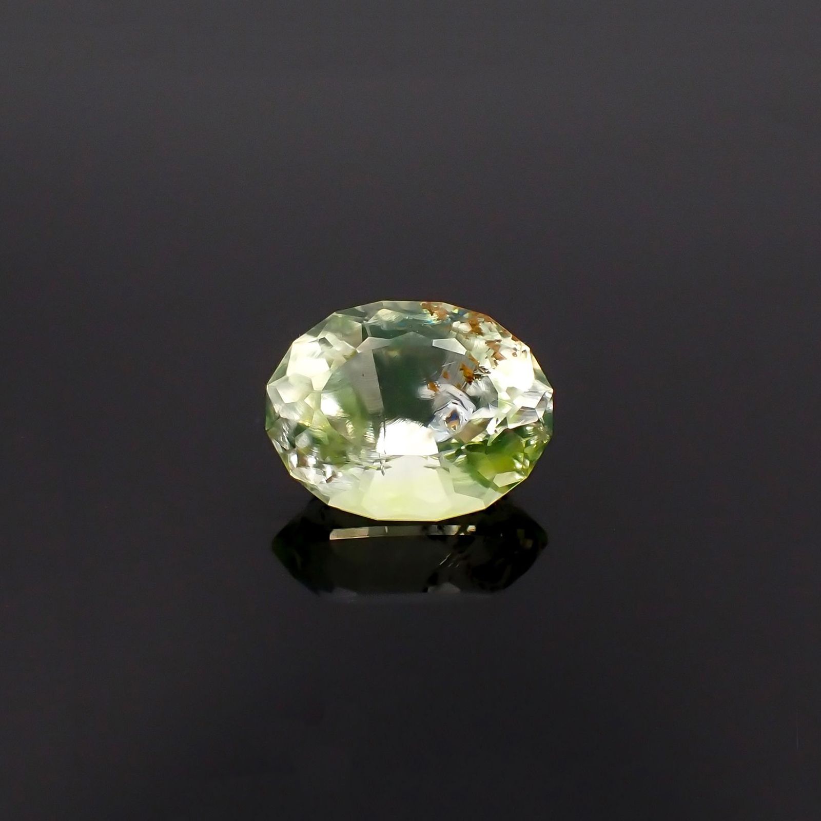 ハイアライトオパール(宝石名イエローグリーン コモン・オパール/別名ハイアライト)メキシコ産 ソ付(彩珠) 2.049ct / 9.9x7.7mm前後 [230119873]