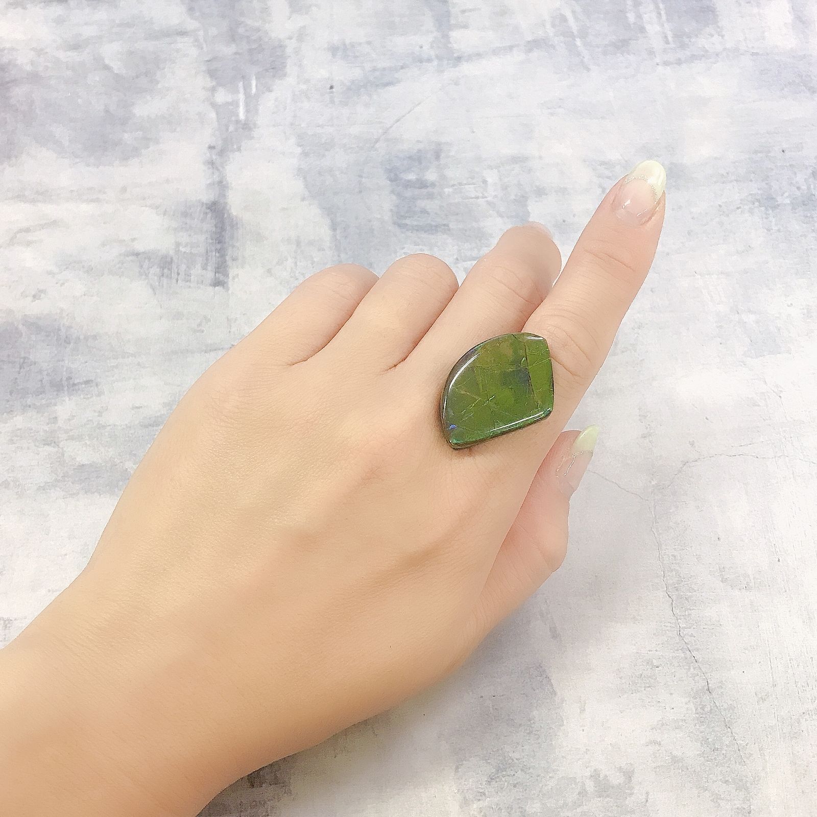◇フリーフォーム◇アンモライト トリプレット カナダ産 20.41ct [220817487]28.9x19mm前後