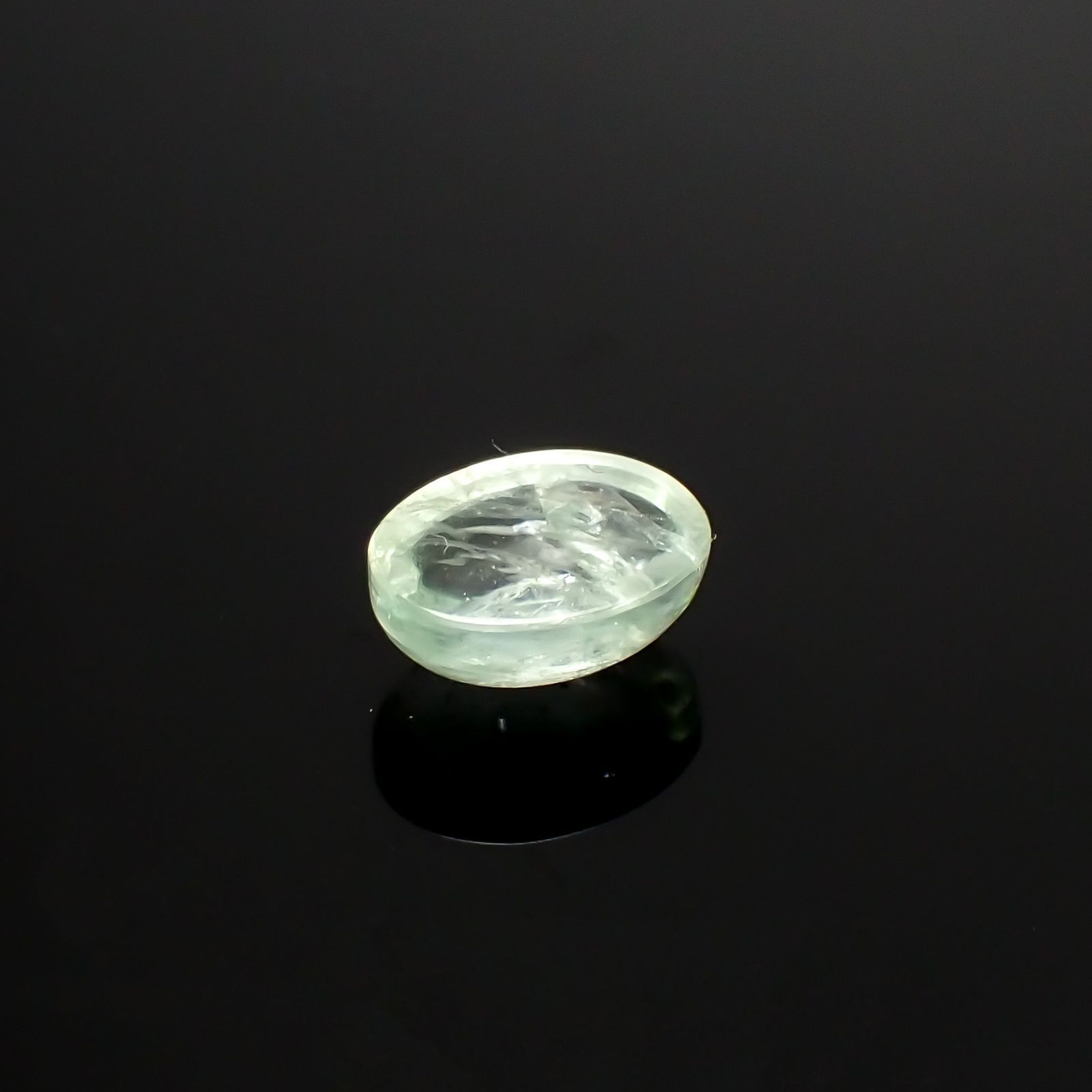 バナジウムコーネルピン(宝石名コーネルピン)タンザニア・タンガ州産 識別済 1.07ct / 6.8x5mm前後 [260815562]