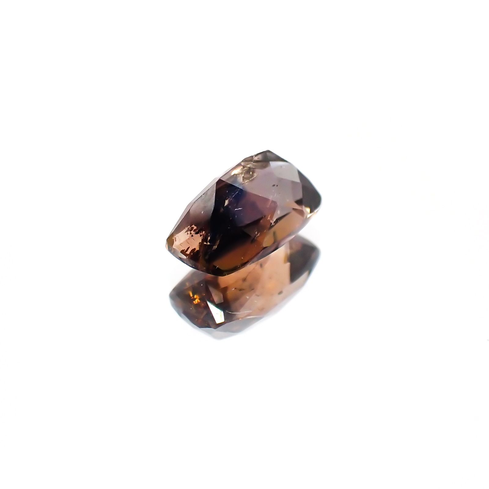 ブルーティントアキシナイト(宝石名アキシナイト)パキスタン産 1.06ct 識別済[231224381]7.5x4.3mm前後