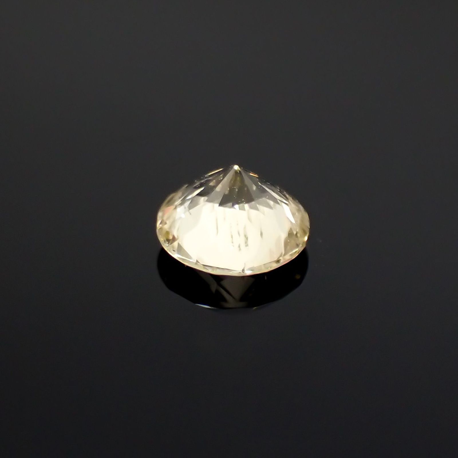 イエローダンビュライト(宝石名イエロー・ダンブライト)タンザニア産 0.24ct 識別済[220918013]4.1x4.1mm前後